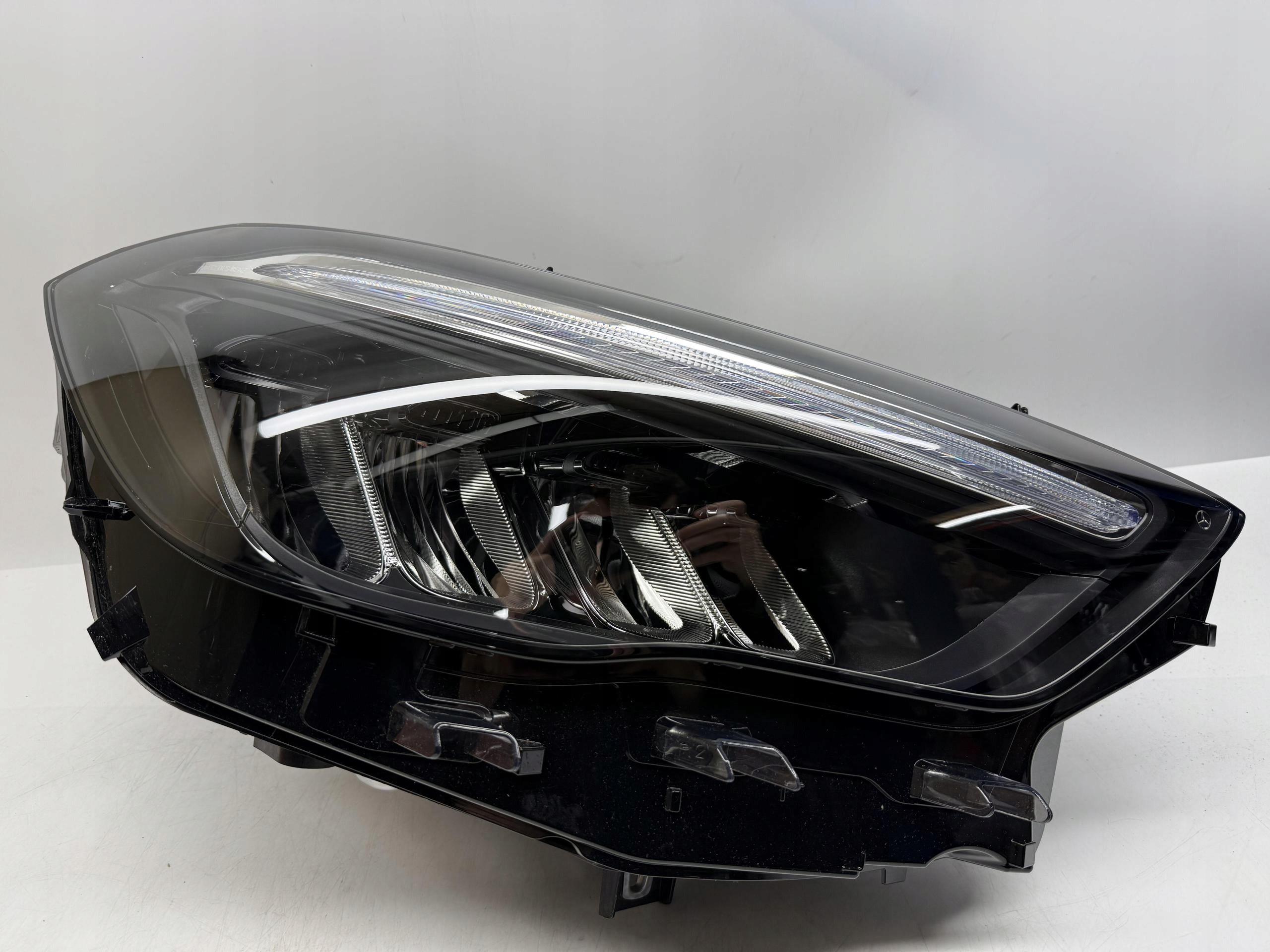 MERCEDES-BENZ GLA W247 REFLEKTOR LAMPA PRAWY PRAWA PRZÓD LED A2479063604