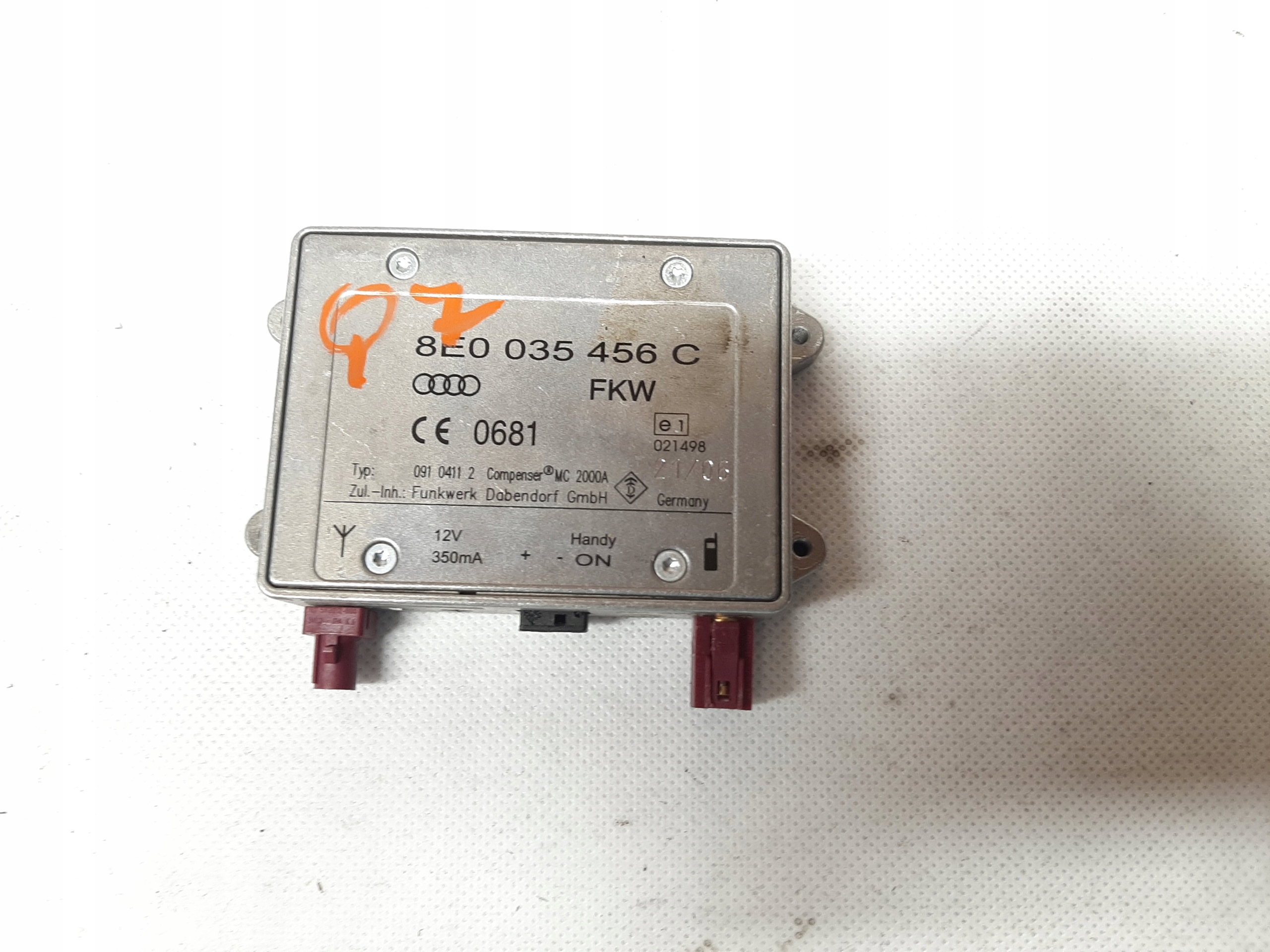 AUDI Q7 4L WZMACNIACZ ANTENY TELEFONU 8E0035456C