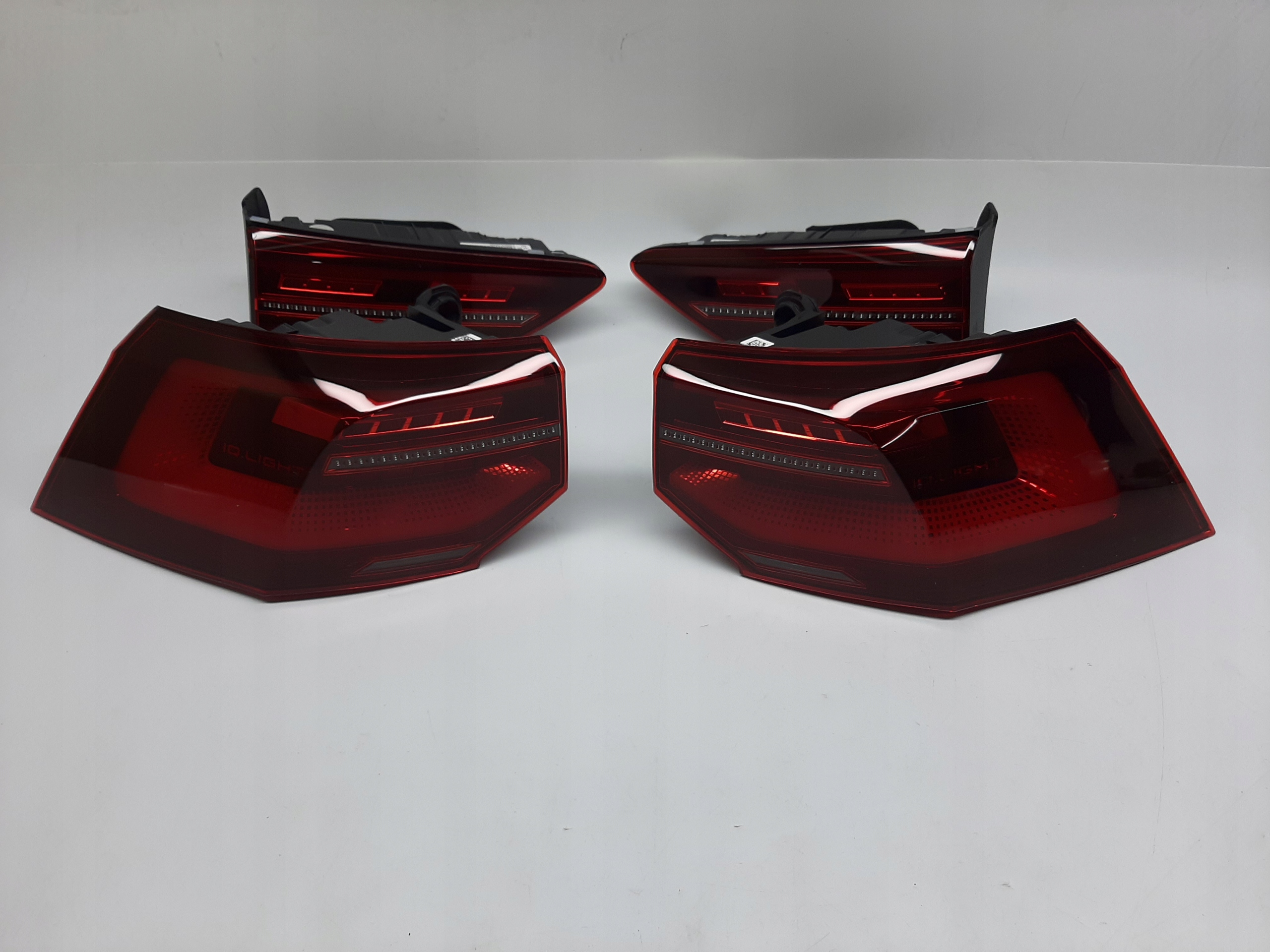 VW GOLF 8 LAMPY TYŁ TYLNE KOMPLET 5H0945307 5H0945308 5H0945207A 5H0945208A