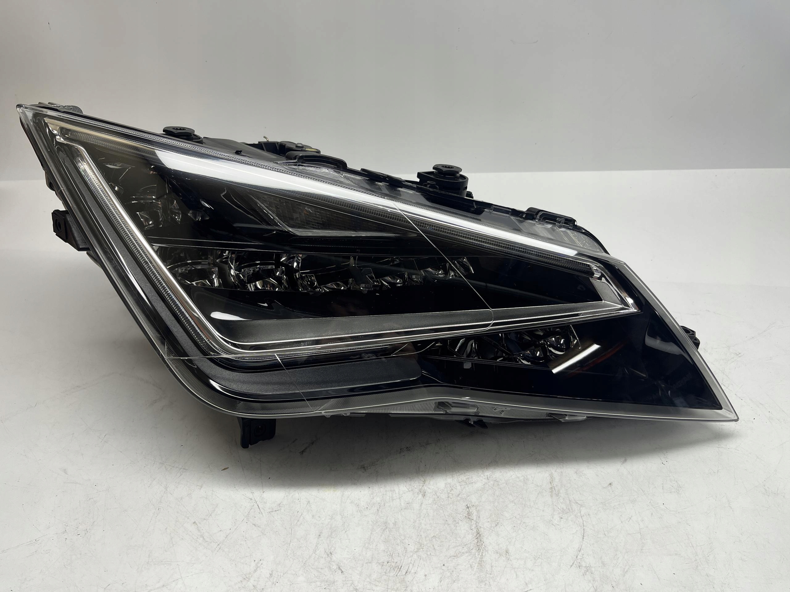 SEAT LEON REFLEKTOR LAMPA PRAWA LED 5F1941008B