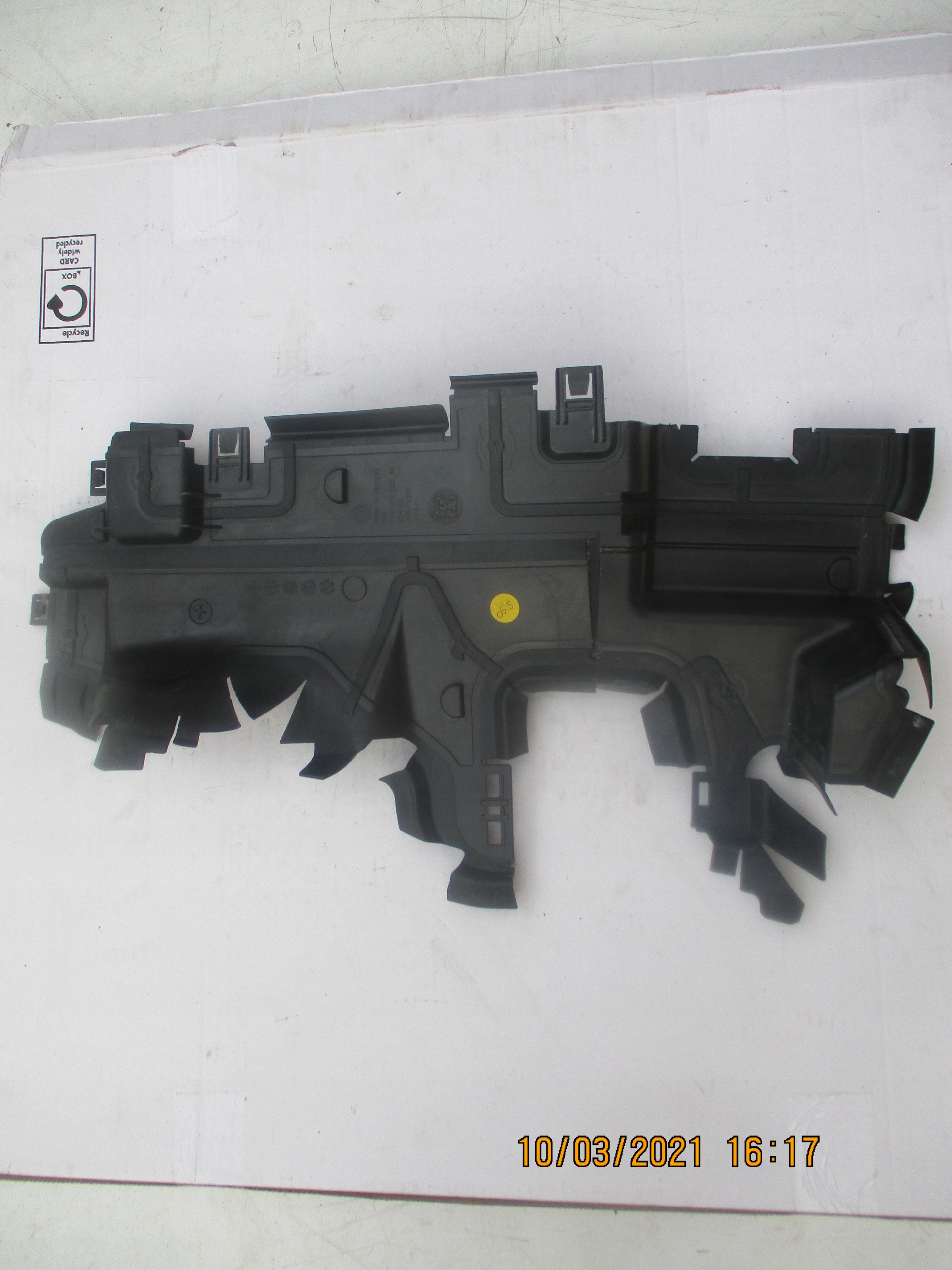 VW TOUAREG III Kierownica powietrza dolot osłona 760121283