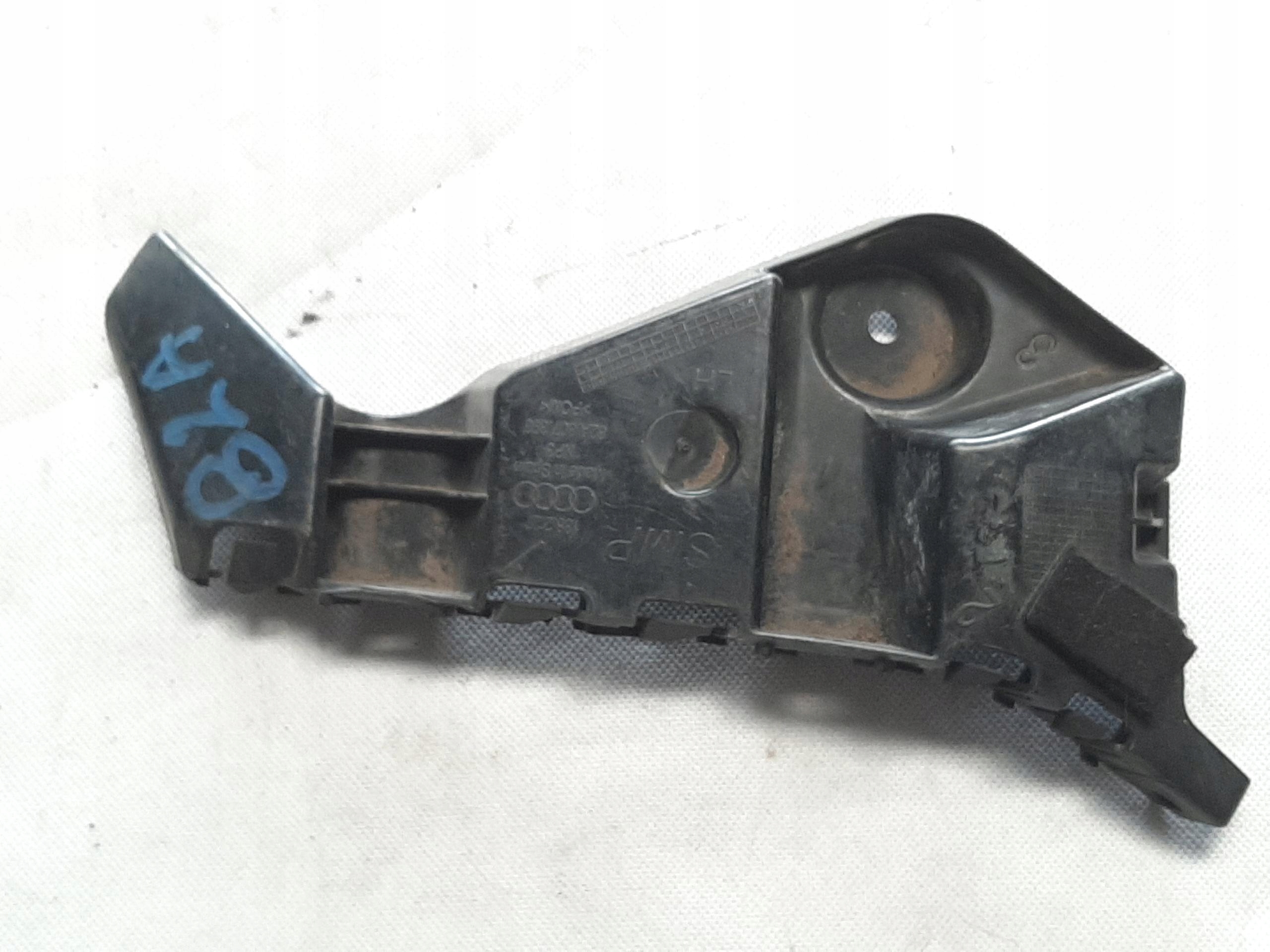 AUDI A1 GB ŚLIZG MOCOWANIE ZDERZAKA PROWADZENIE LEWY TYŁ 82A807393