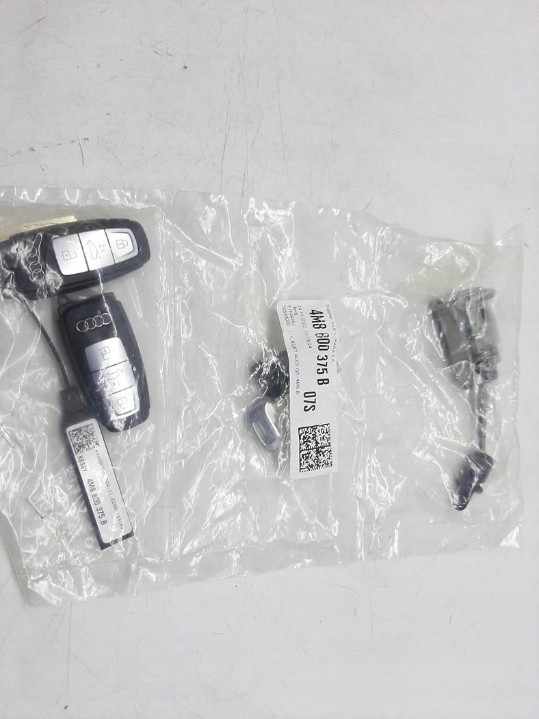 AUDI A6 C8 A7 C8 A8 D5 Q8 4M KOMPLET KLUCZY WKŁADKA PILOT ZESTAW 4M8800375B