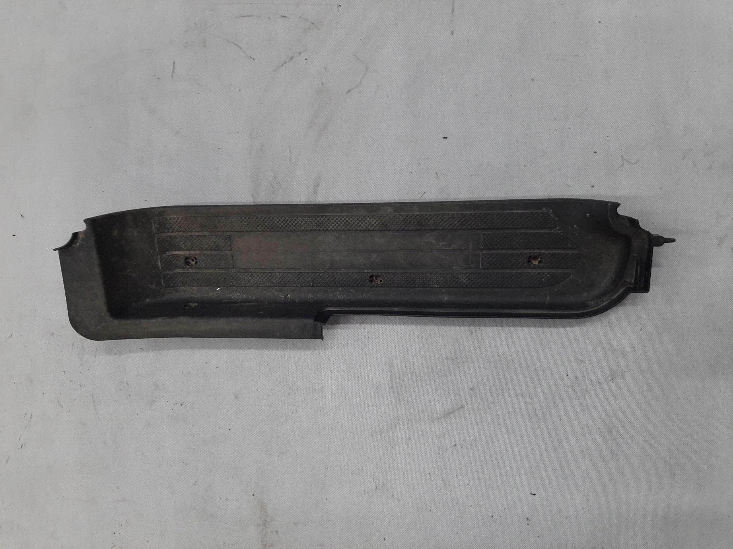 MERCEDES VITO VIANO W639 2003- STOPIEŃ OSŁONA PROGU PRAWY PRZÓD P0099419