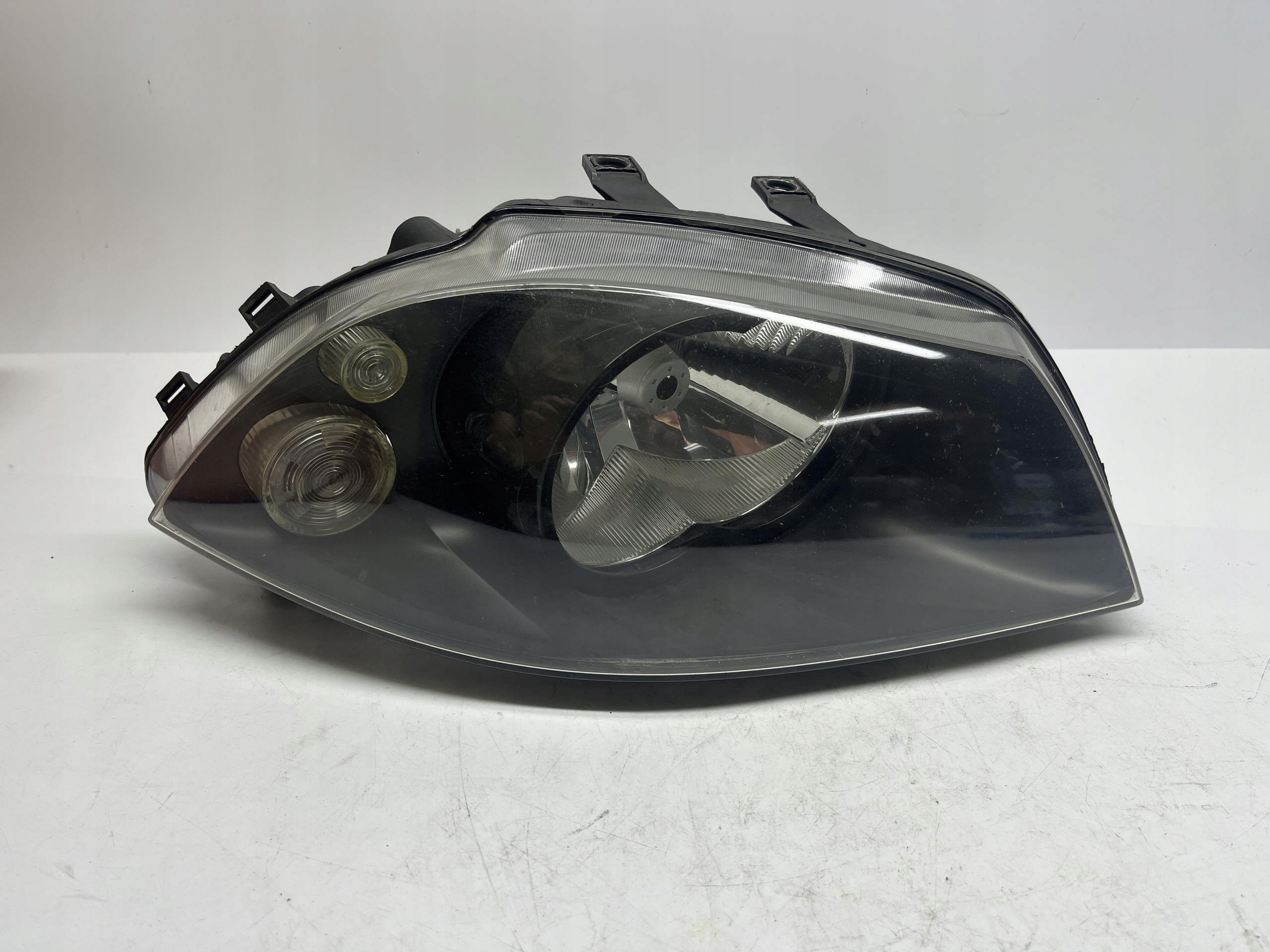 SEAT IBIZA III Reflektor Lampa Prawa 6L1941022A