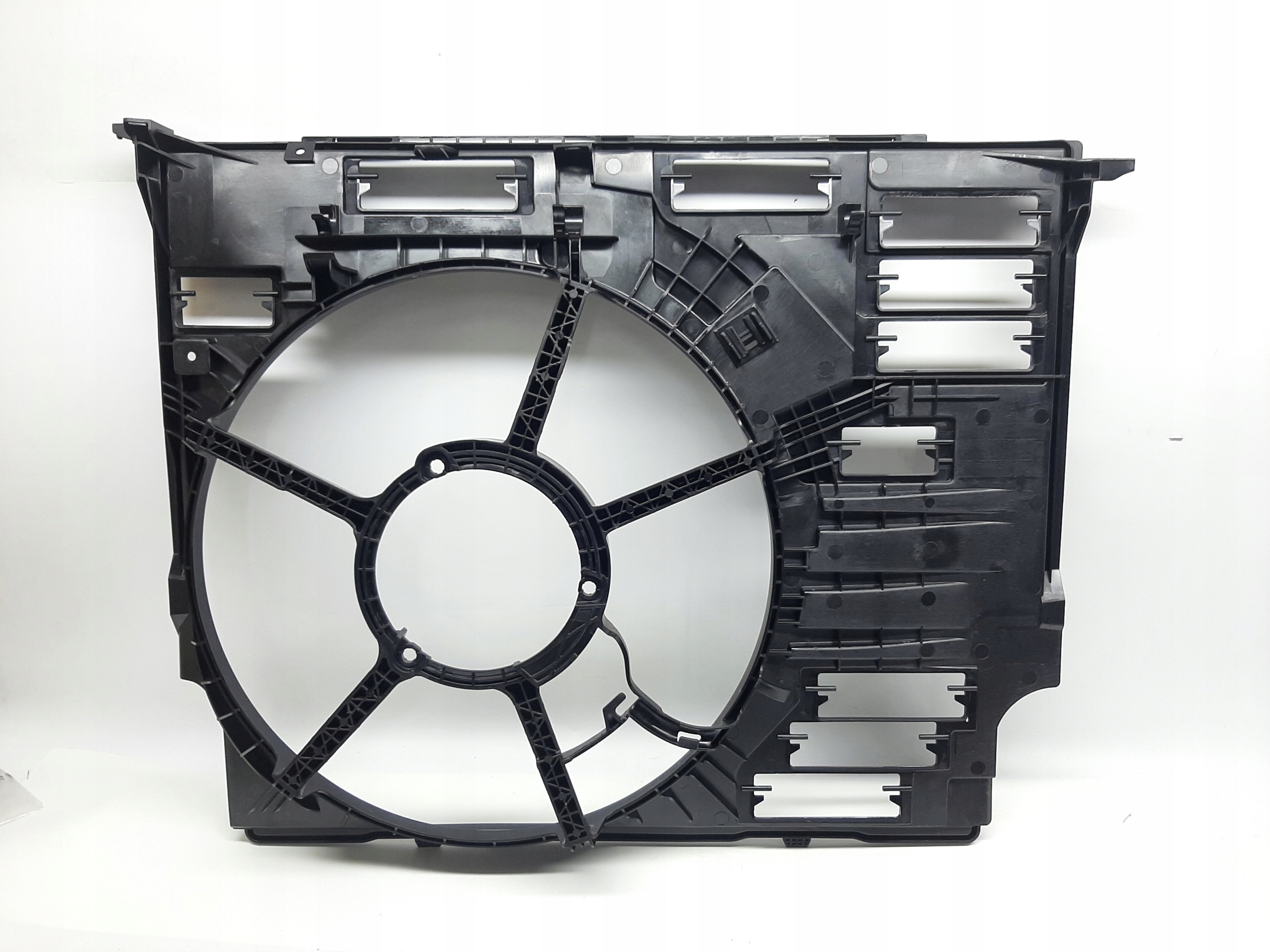 BMW OBUDOWA WENTYLATOR ESTRA 365803387 NDT19176