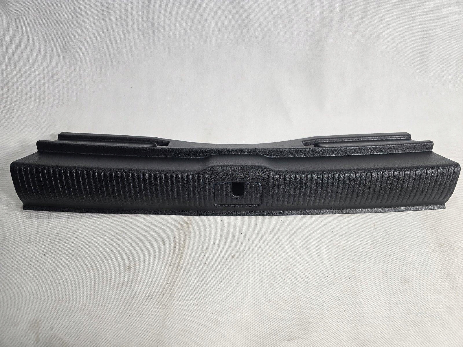 AUDI A3 S3 8V SPORTBACK OSŁONA PASA TYLNEGO TYŁ MASKOWNICA 8V4863471E