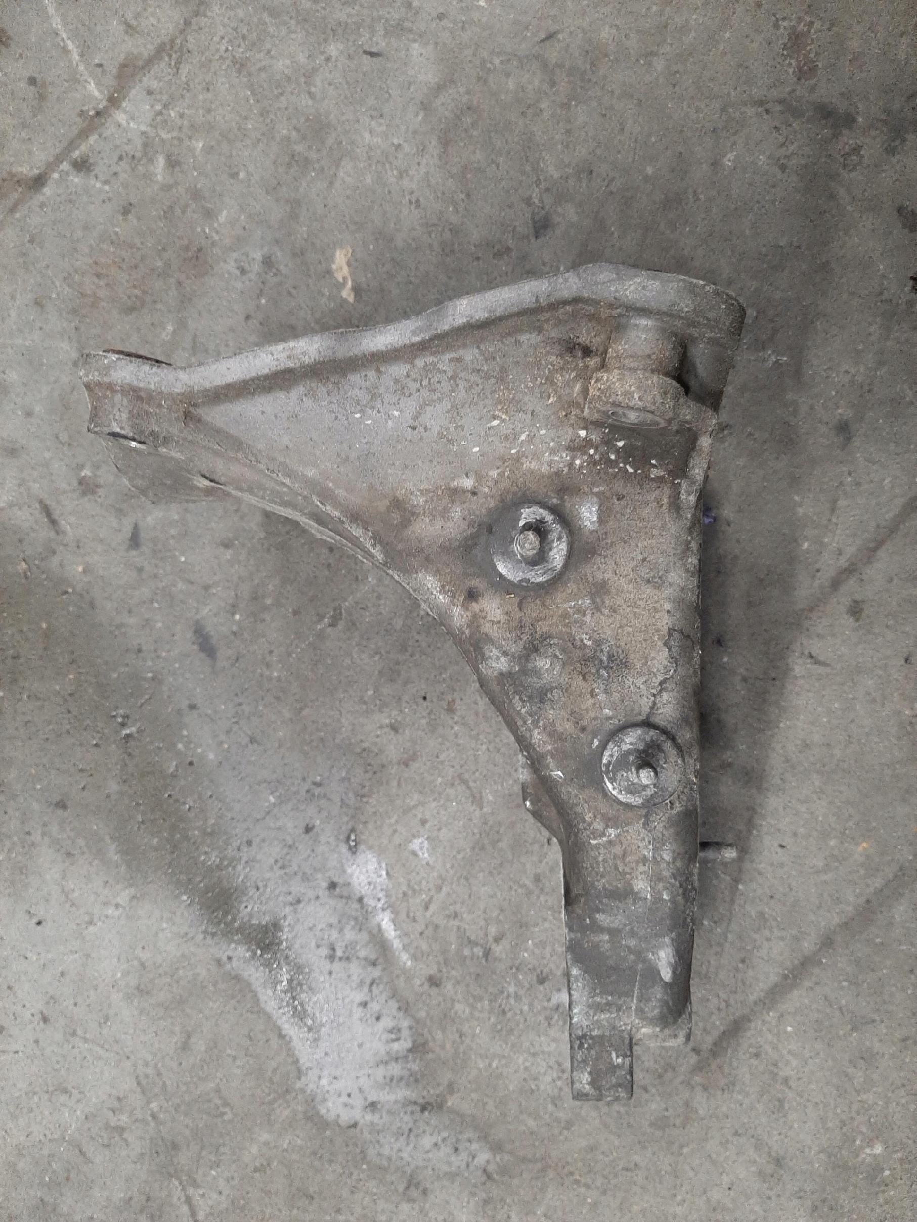 AUDI VW ŁAPA MOCOWANIE BOCZNE STELAŻ 1H0199354H