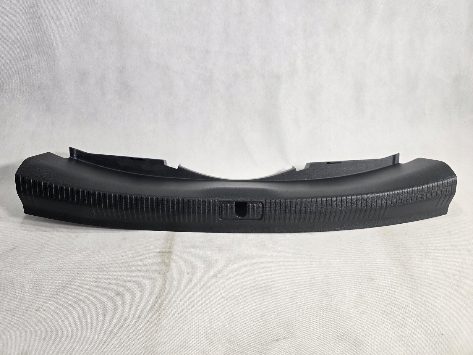 AUDI A4 B9 LIFT SEDAN OSŁONA PASA TYLNEGO TYŁ MASKOWNICA 8W5863471B