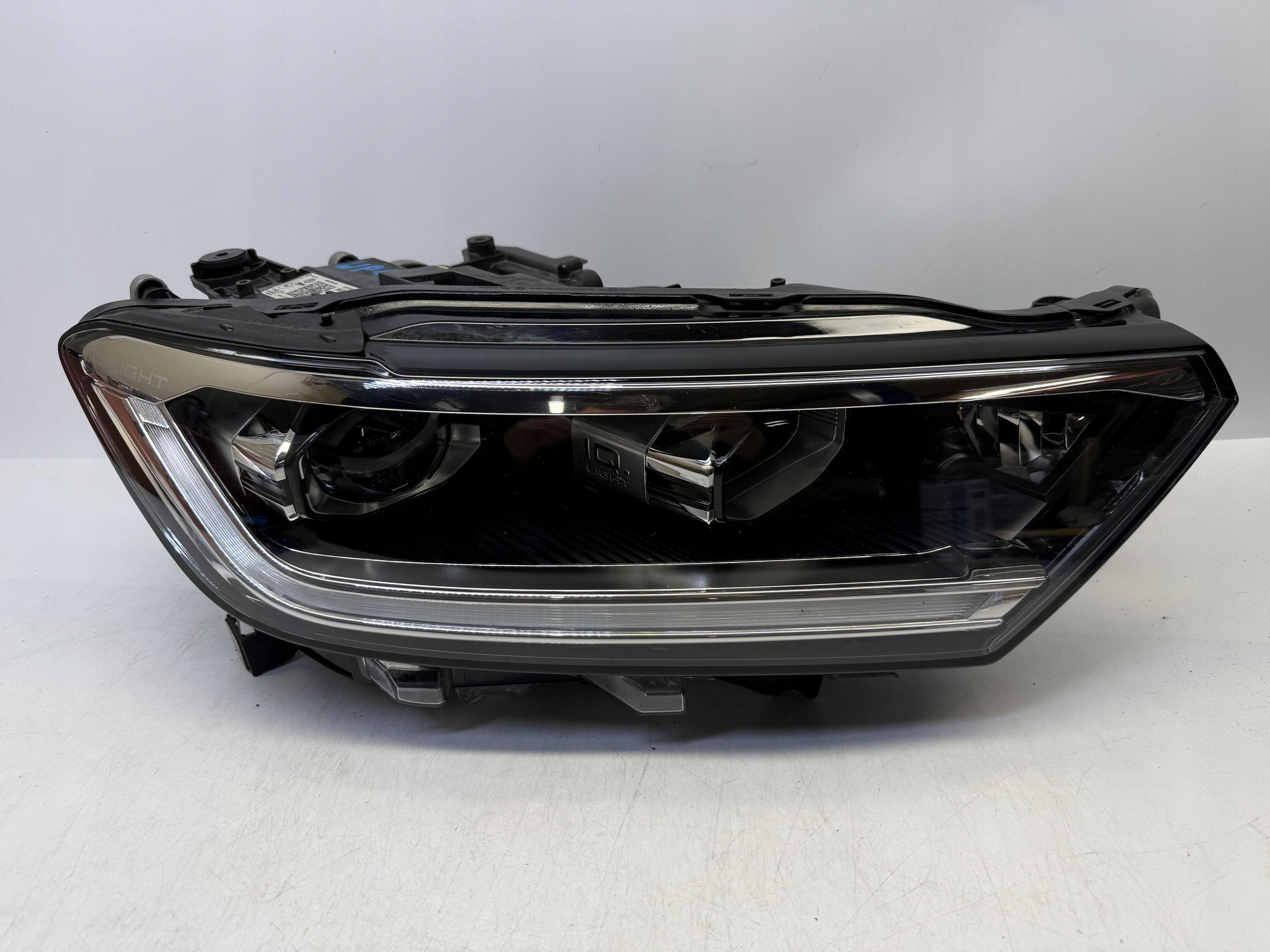 VW T-ROC REFLEKTOR LAMPA PRAWY PRZÓD PRZEDNIA LED IQ.LIGHT 2GA941036AD