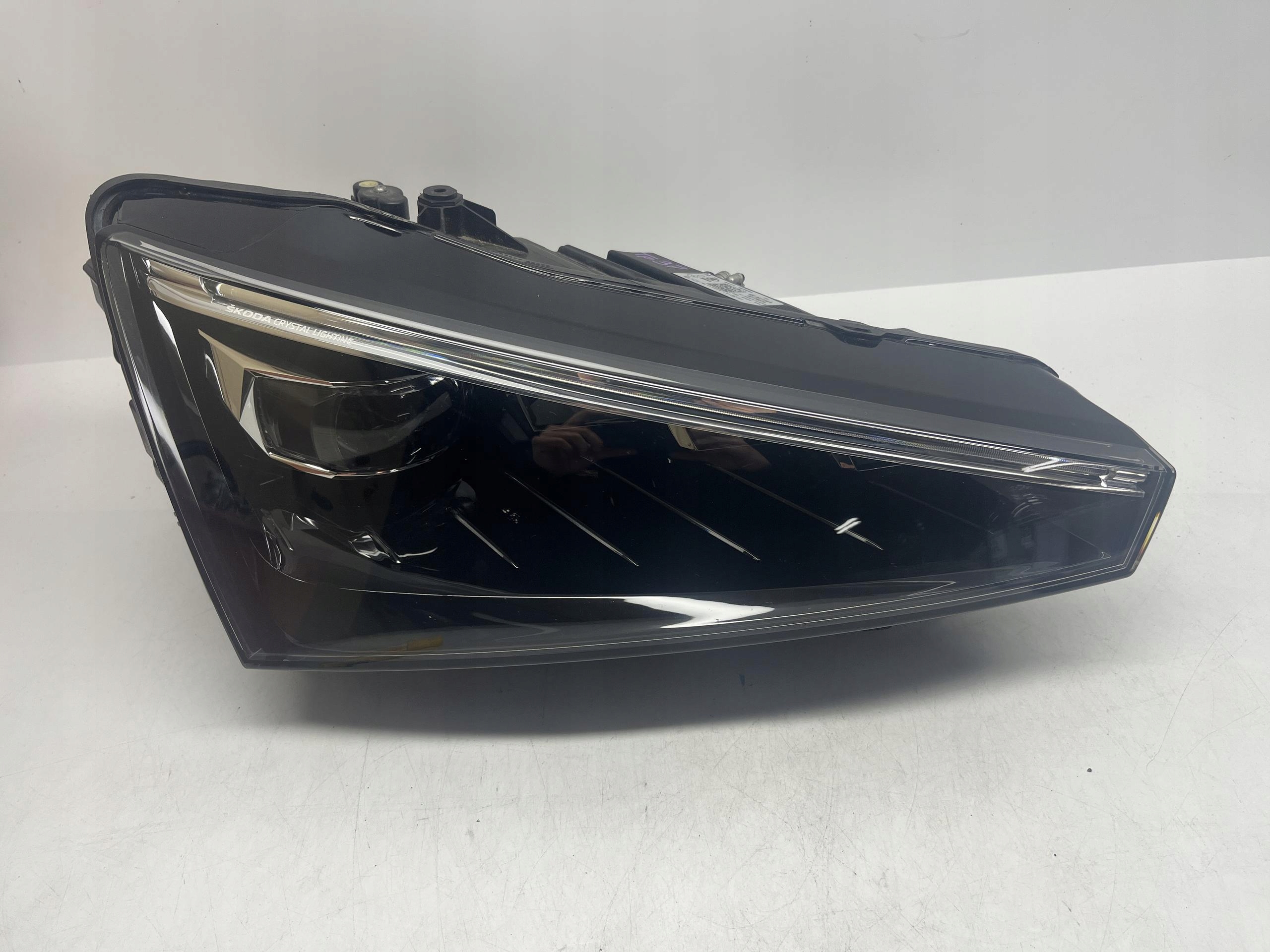 SKODA Scala Reflektor Lampa Przód Prawy LED 657941016A
