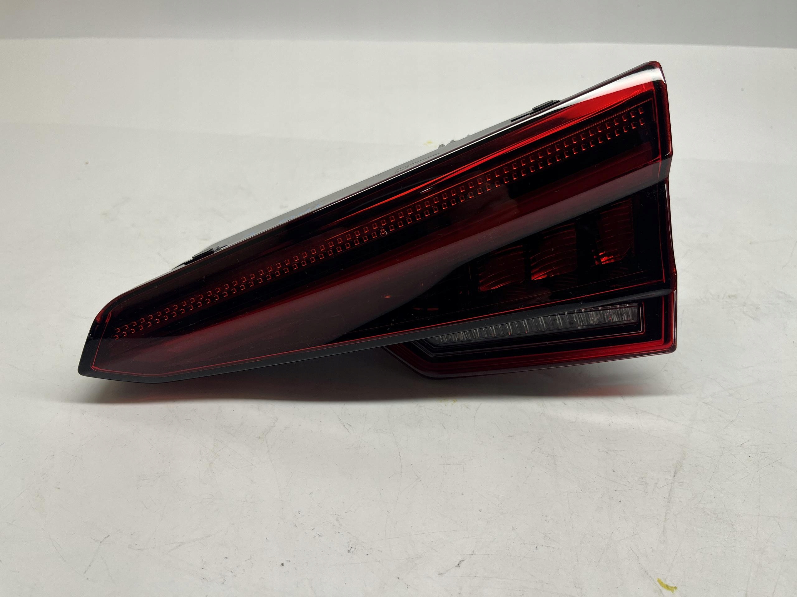 AUDI A4 B9 sedan lampa tył Prawa 8W5945094G