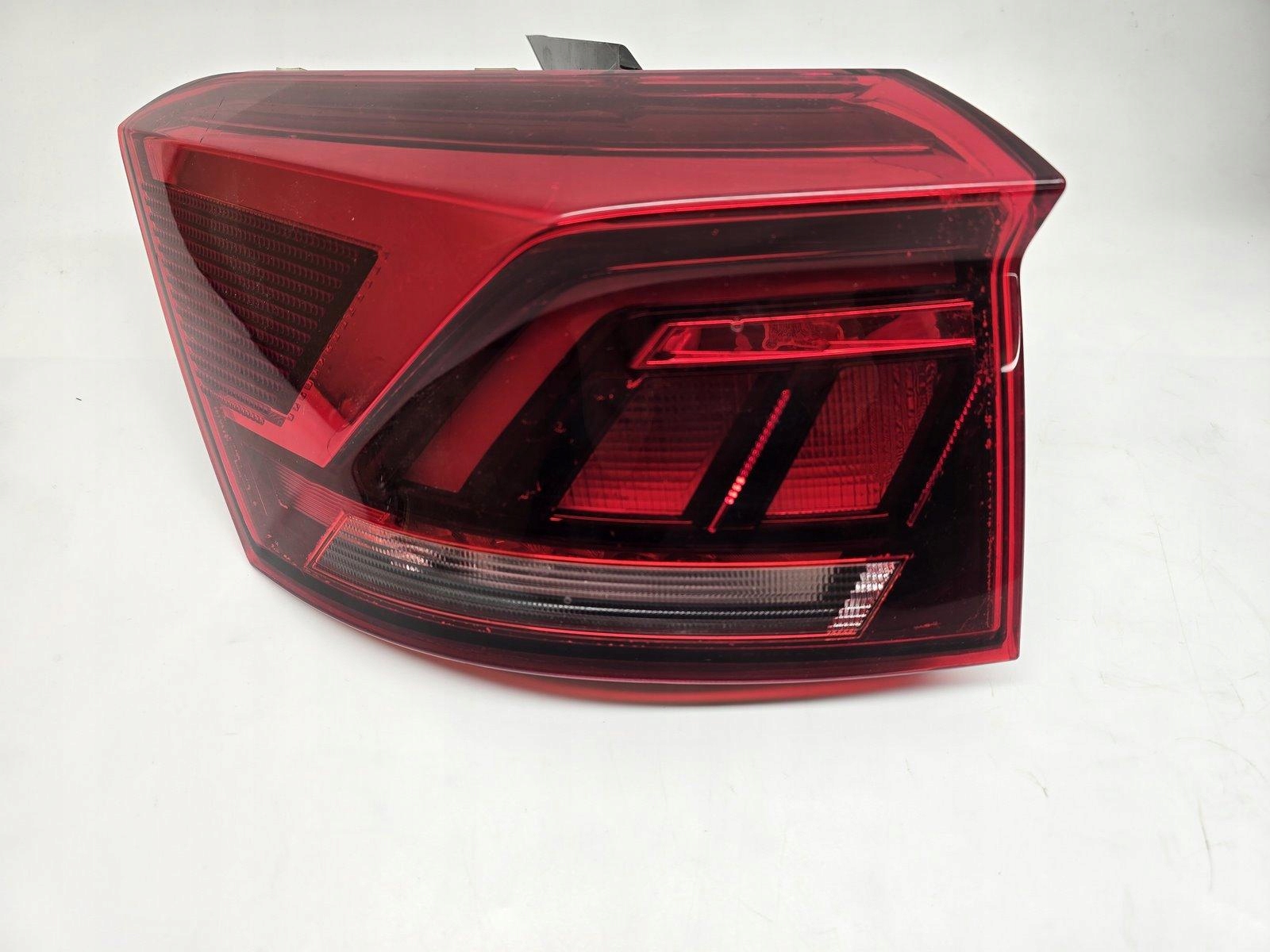 VW T-ROC LIFT LAMPA LEWA TYLNA TYŁ LED 2GA945095D