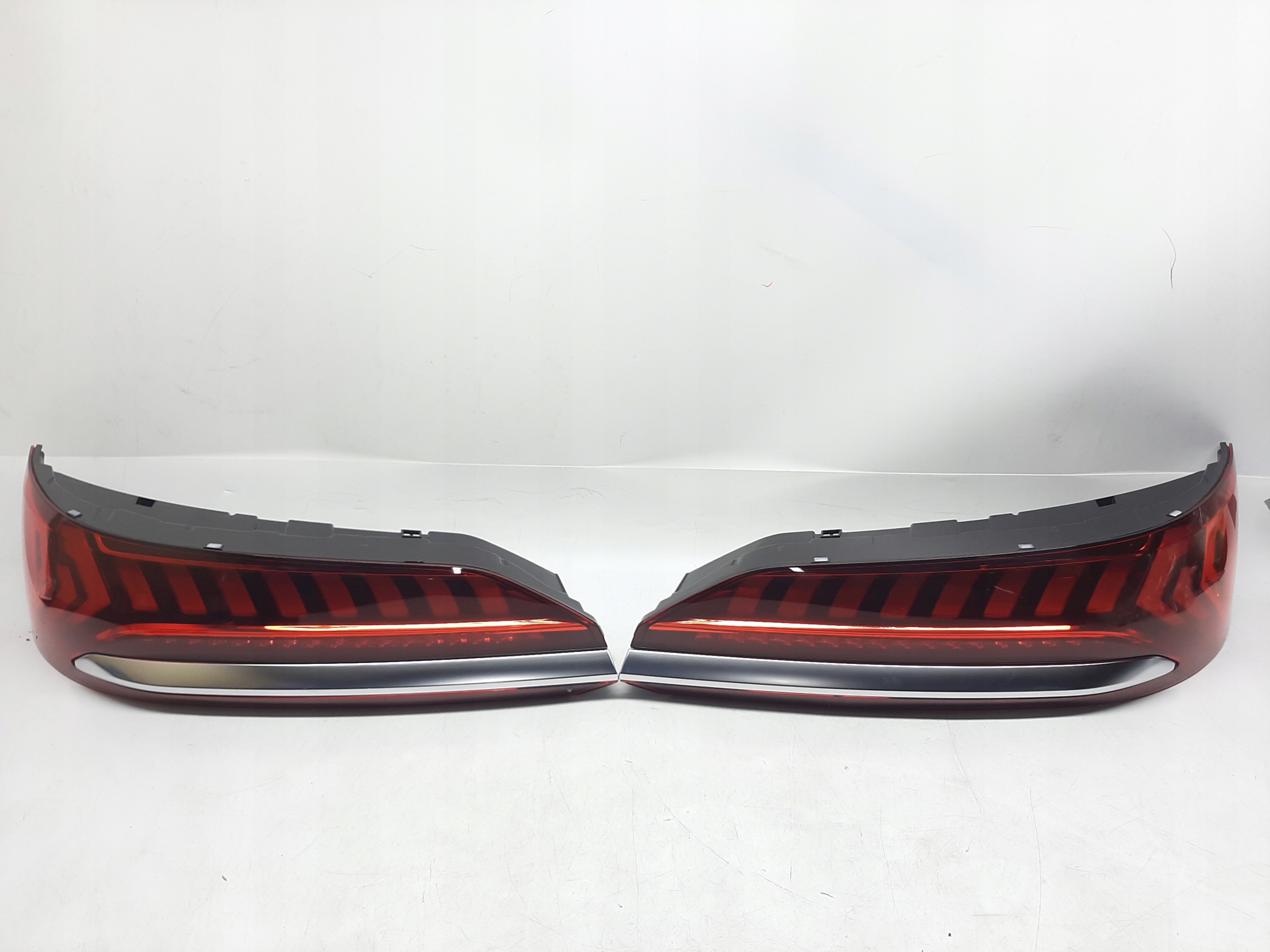 AUDI Q7 4M LIFT LAMPY TYŁ TYLNE LEWY PRAWY SAE 4M0945307A 4M0945308A