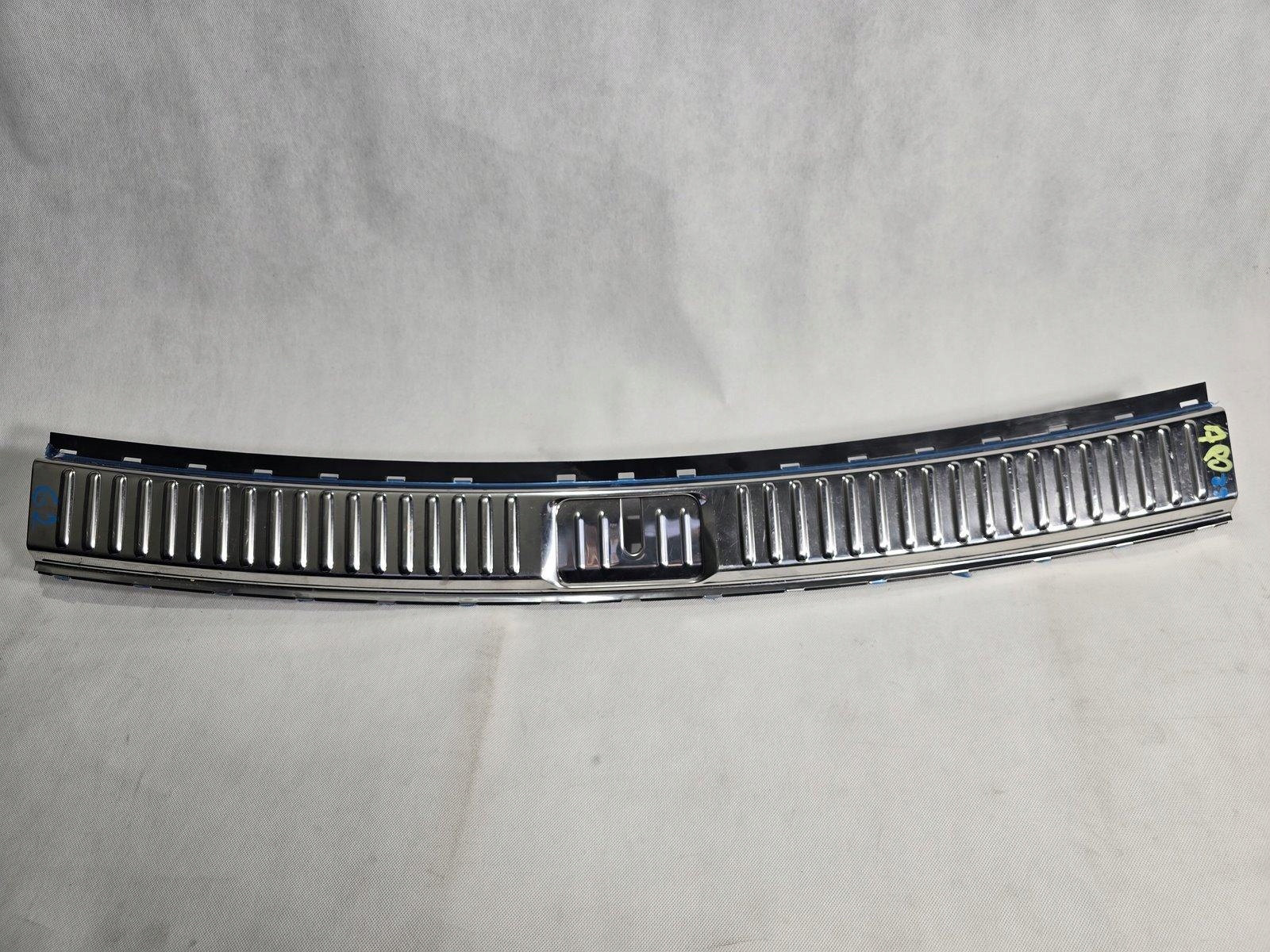 VW TOUAREG II 7P CAYENNE II OSŁONA PASA TYLNEGO TYŁ MASKOWNICA 7P0863459F