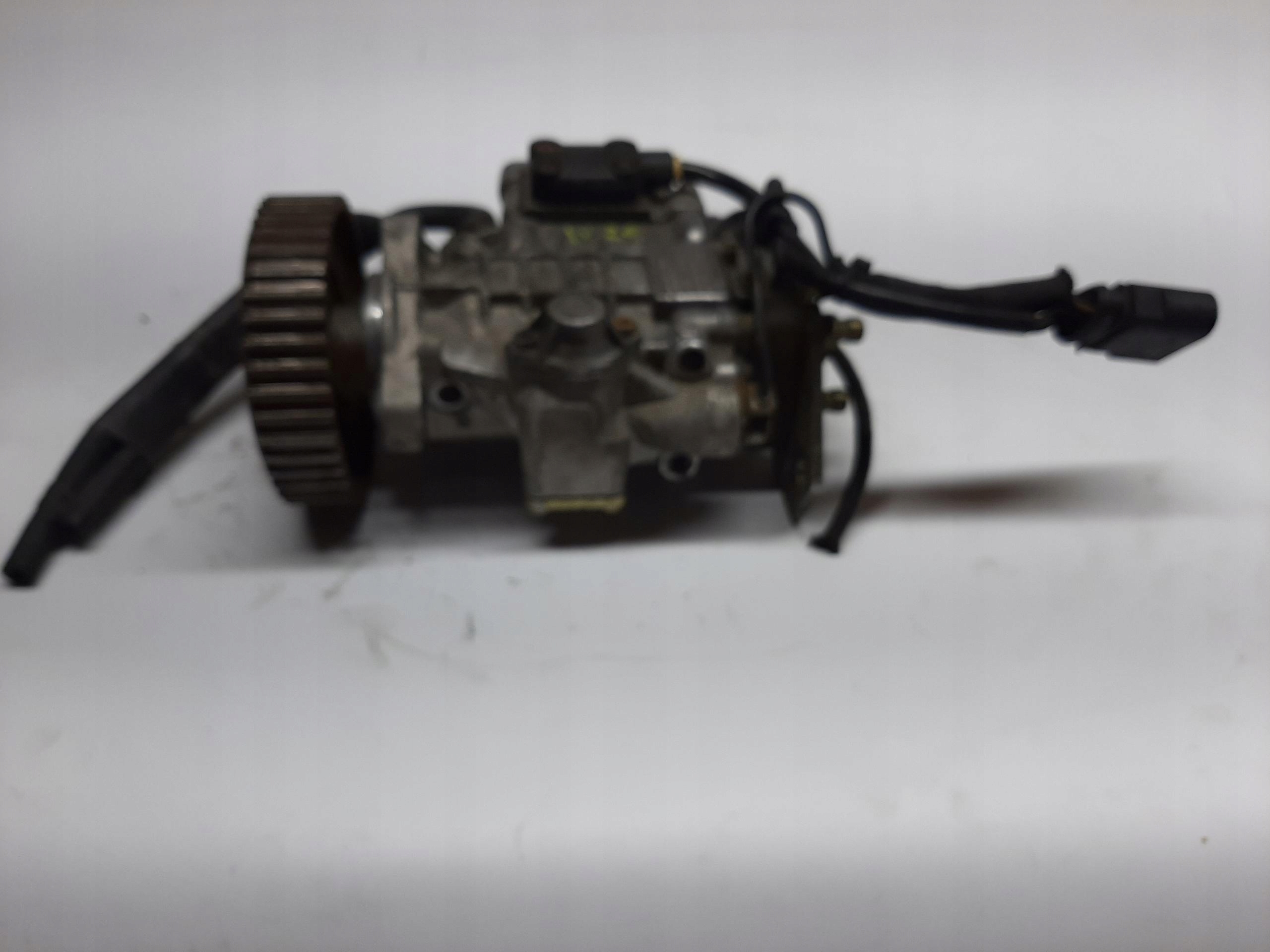 VW GOLF IV POMPA WTRYSKOWA 1.9 TDI 038130107B 0460404972