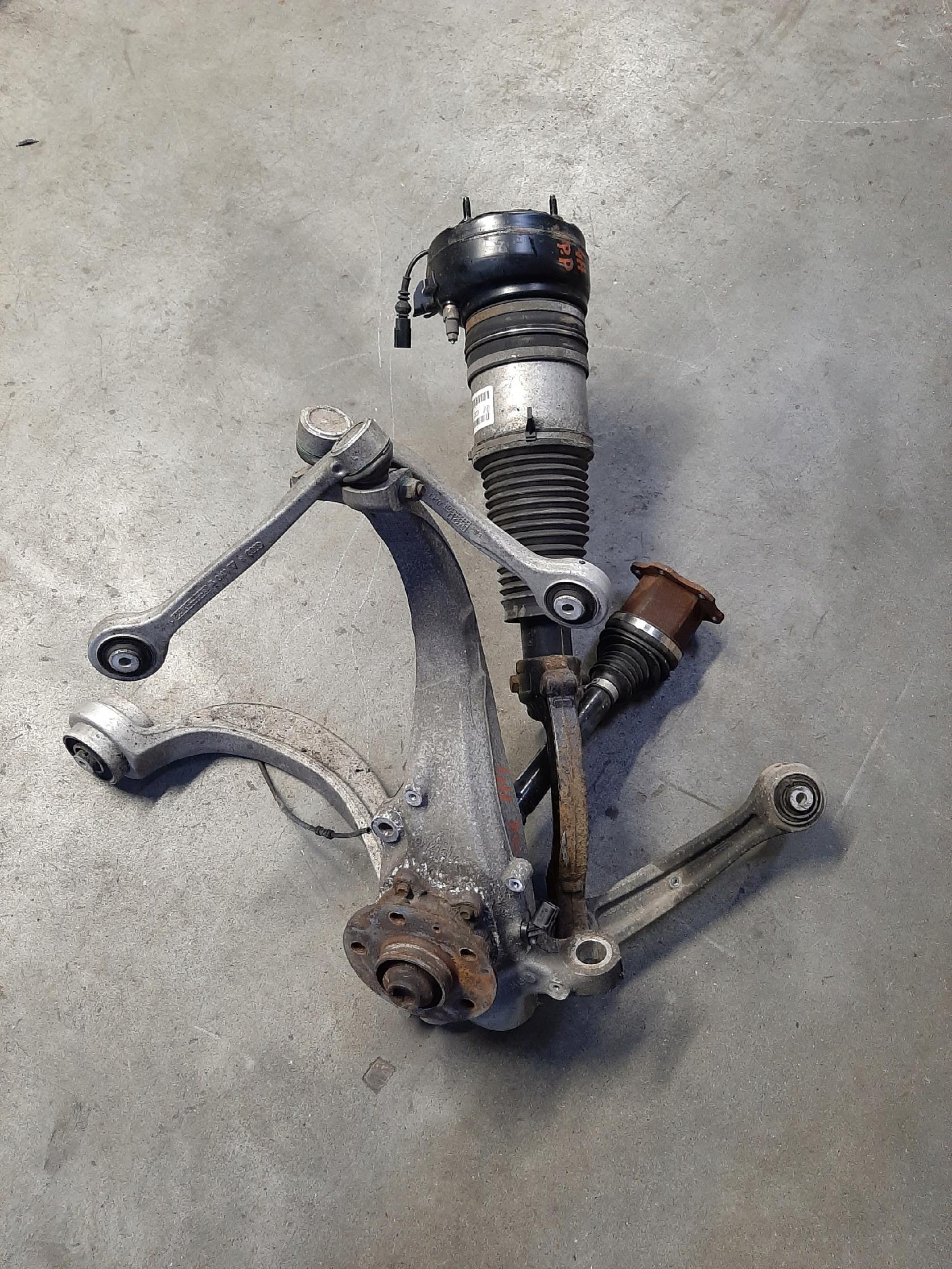 AUDI A8 S8 D4 ZAWIESZENIE WAHACZE ZWROTNICA PÓŁOŚ PRAWY PRZÓD 4H0407258G