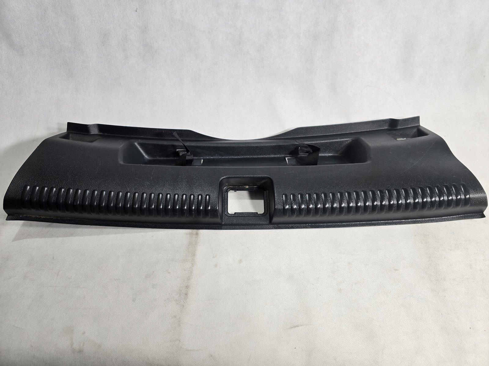 VW JETTA VI 5C OSŁONA PASA TYLNEGO TYŁ MASKOWNICA 5C6863459 5C6863459A