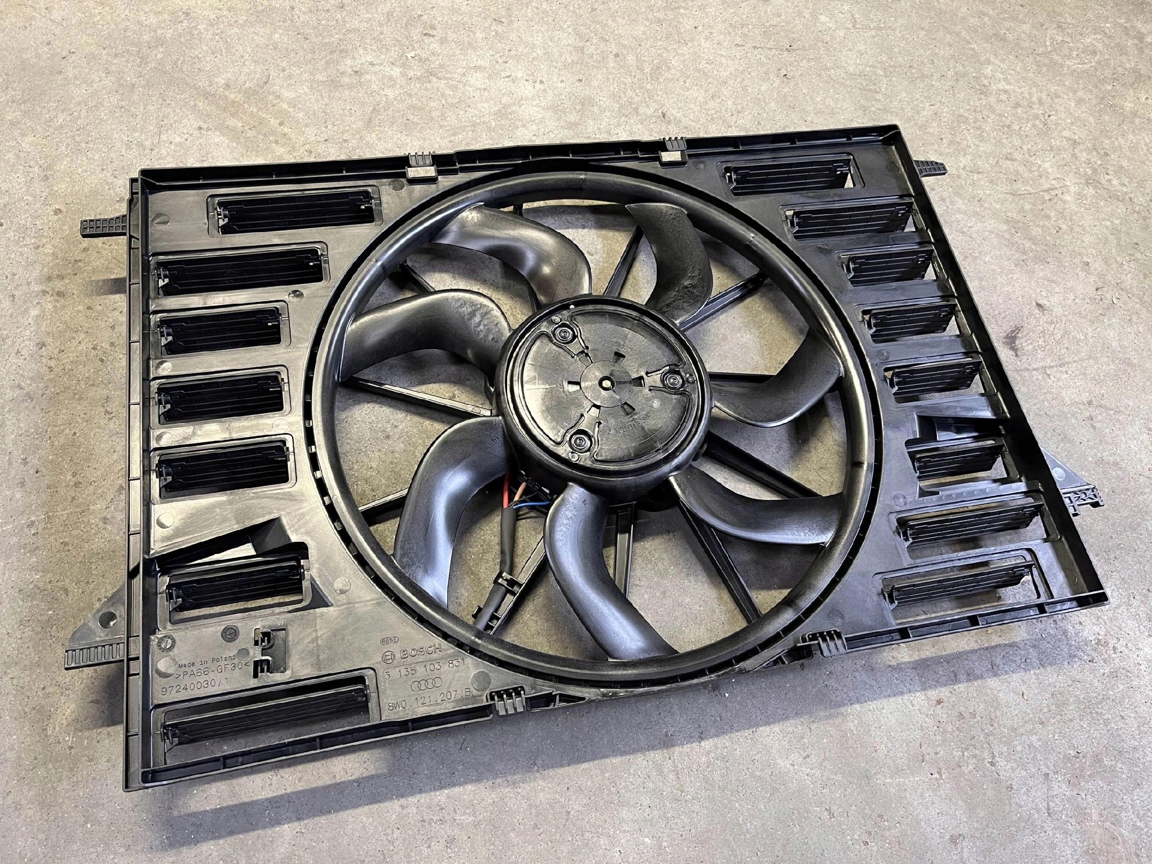 Audi A4 A5 A6 A7 A8 Q8 Q7 Wentylator Obudowa 8W0121207B 8W0121003B