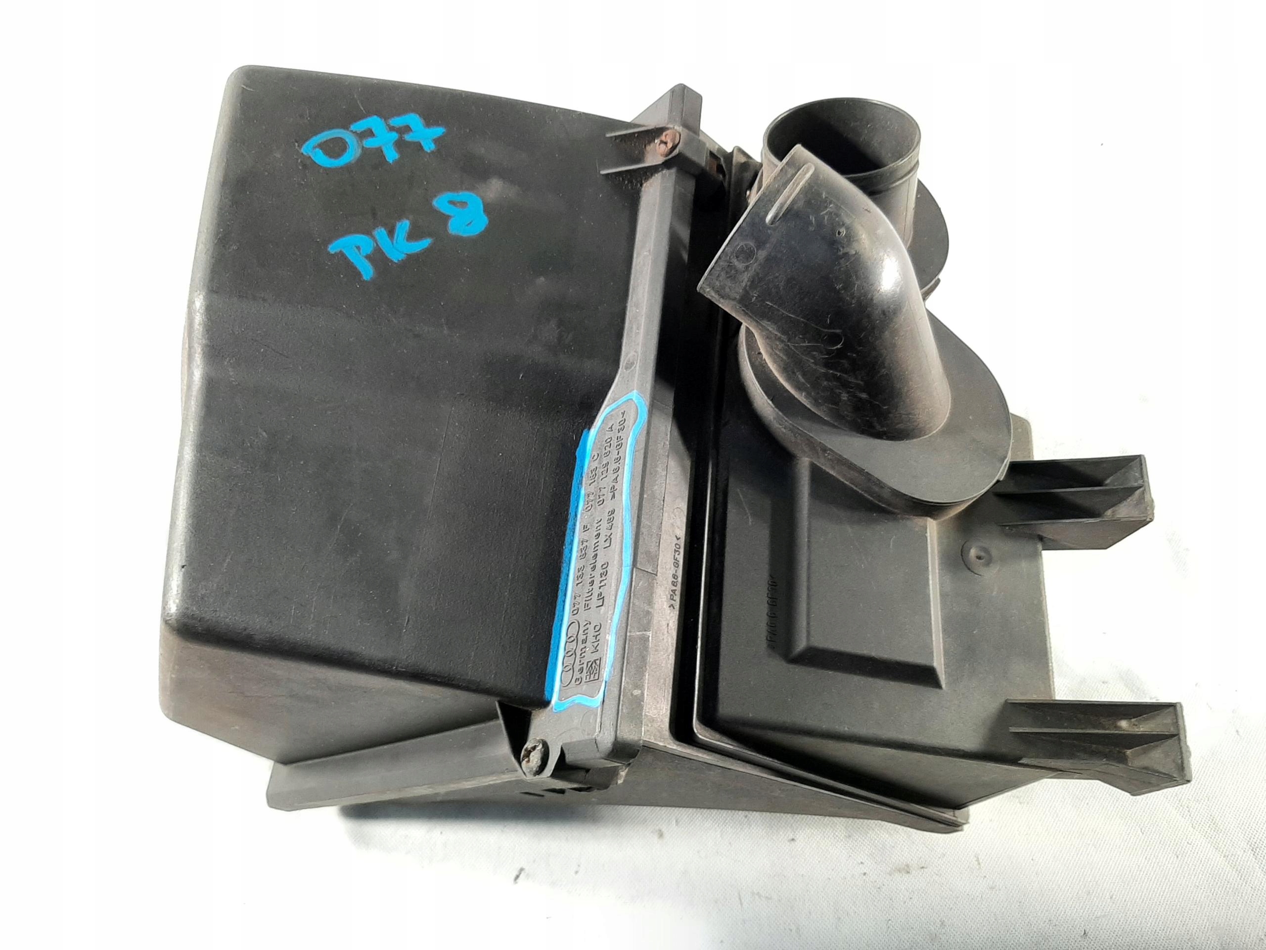 AUDI A8 D2 4.2 V8 1994- OBUDOWA FILTRA POWIETRZA 077133837F
