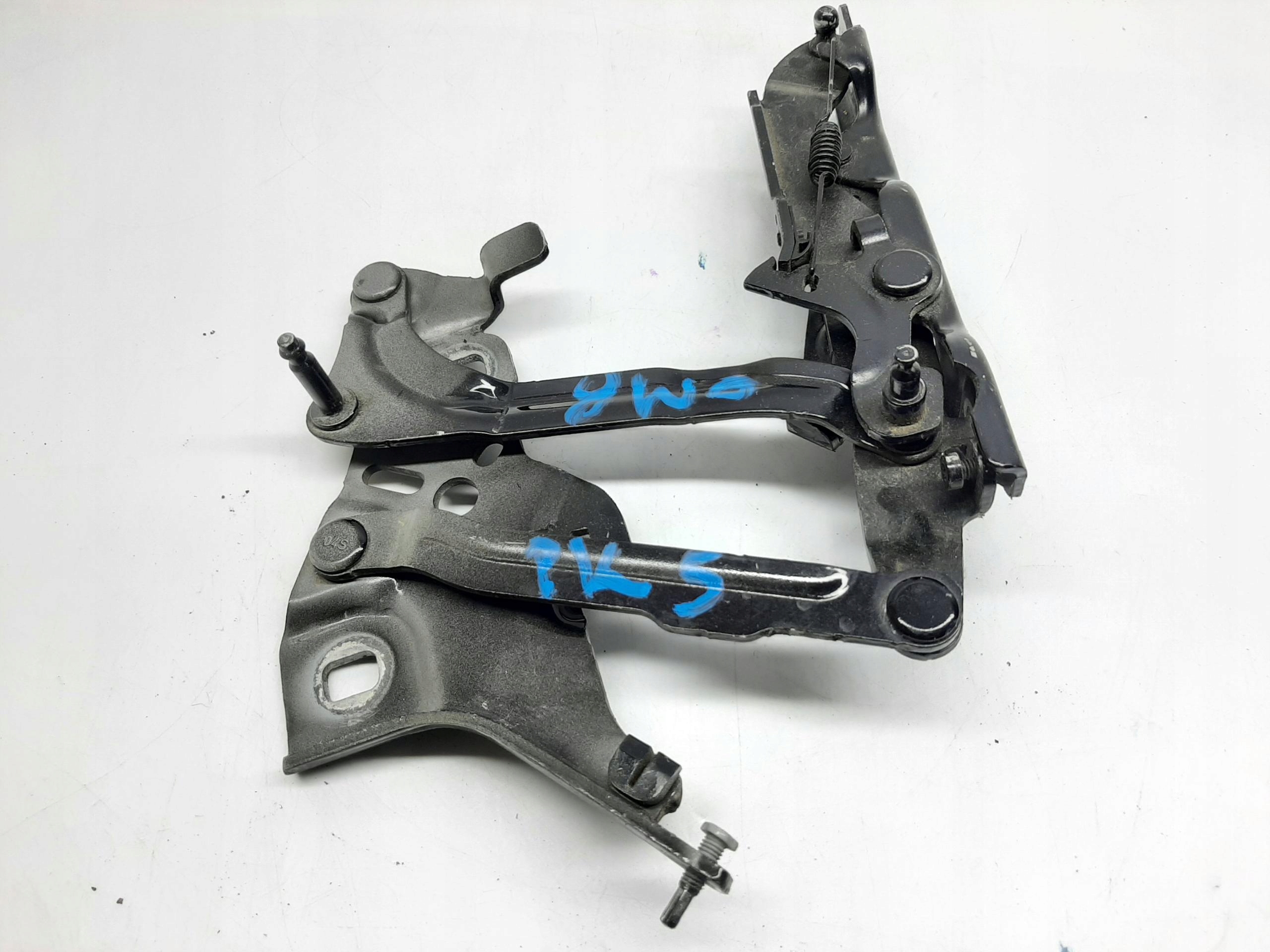 AUDI A4 S4 B9 ZAWIAS MASKI LEWY 8W0823301E
