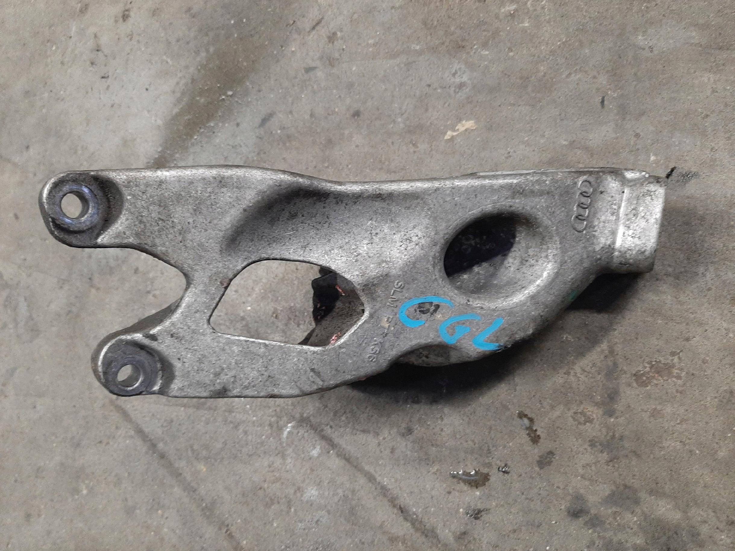 AUDI VW ŁAPA MOCOWANIE BOCZNE STELAŻ 8K0199307BE