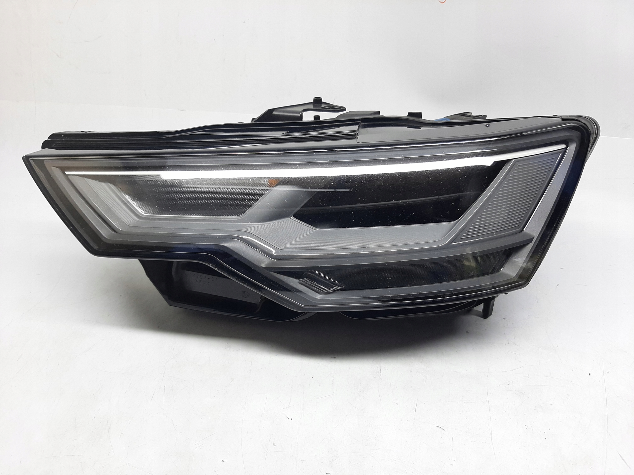 AUDI A6 C8 LAMPA REFLEKTOR LEWY PRZÓD PRZEDNI LED 4K0941033