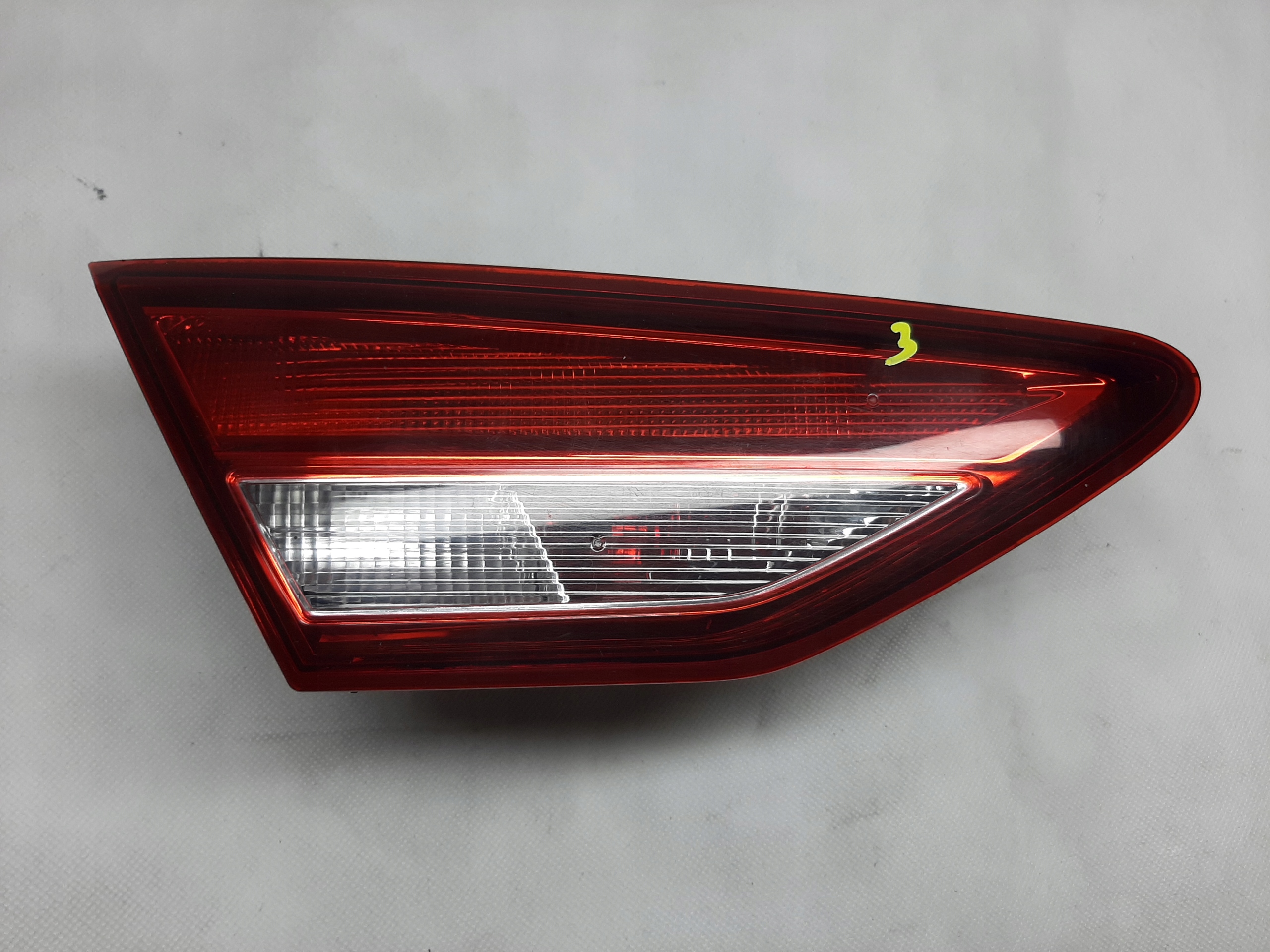 SEAT LEON III 16-20 5F0945307D lampa lewa led klapa tył tylna wewnętrzna