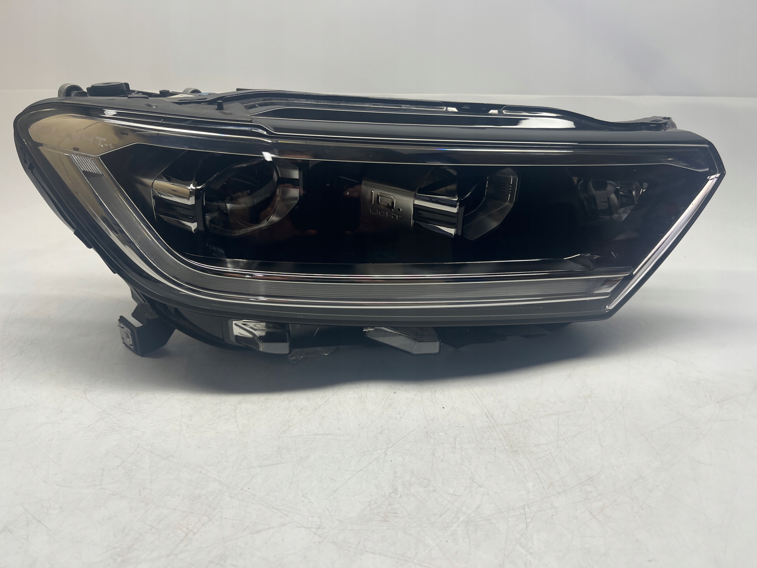 Volkswagen T-ROC REFLEKTOR LAMPA PRAWA PRZÓD LED MATRIX BEAM 2GA941036AK