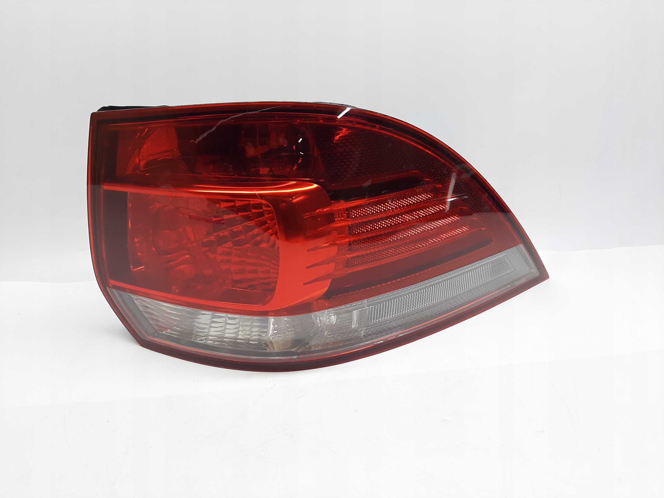 VW GOLF V VARIANT LAMPA TYŁ PRAWA 1K9945096G