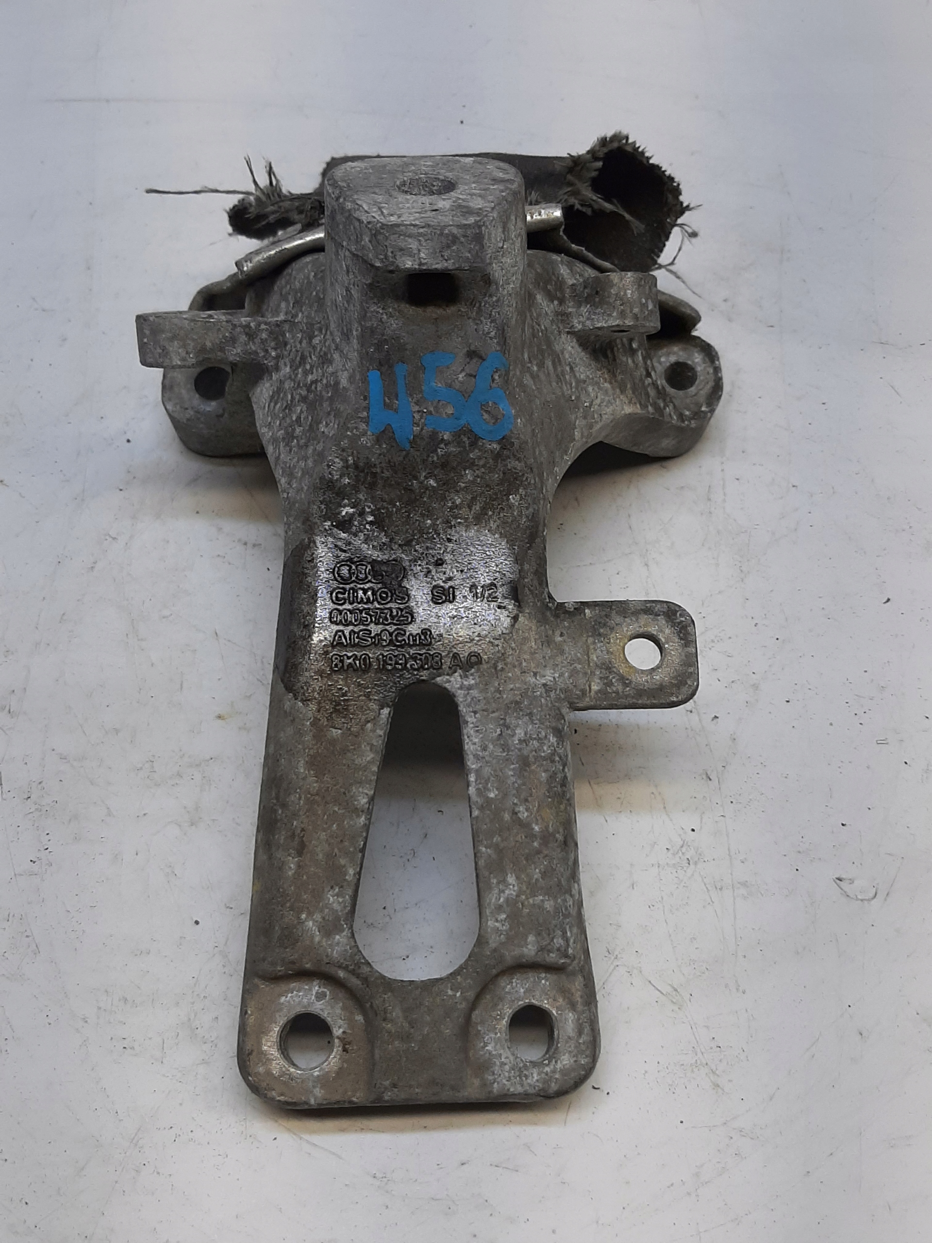 AUDI VW ŁAPA MOCOWANIE BOCZNE STELAŻ 8K0199308AQ