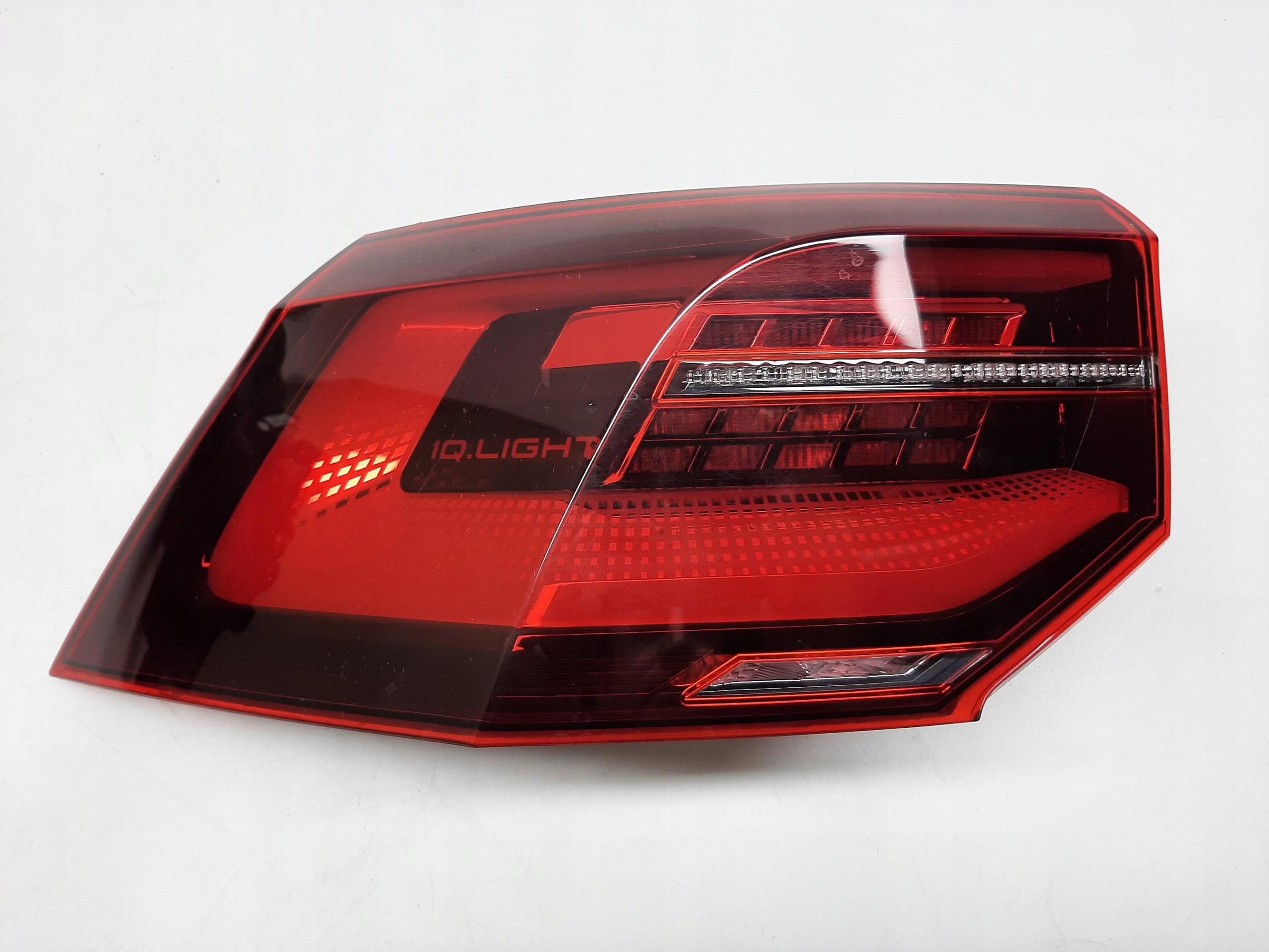 VW GOLF VIII LAMPA LEWA TYLNA TYŁ IQ LIGHT LED 5H0945207A