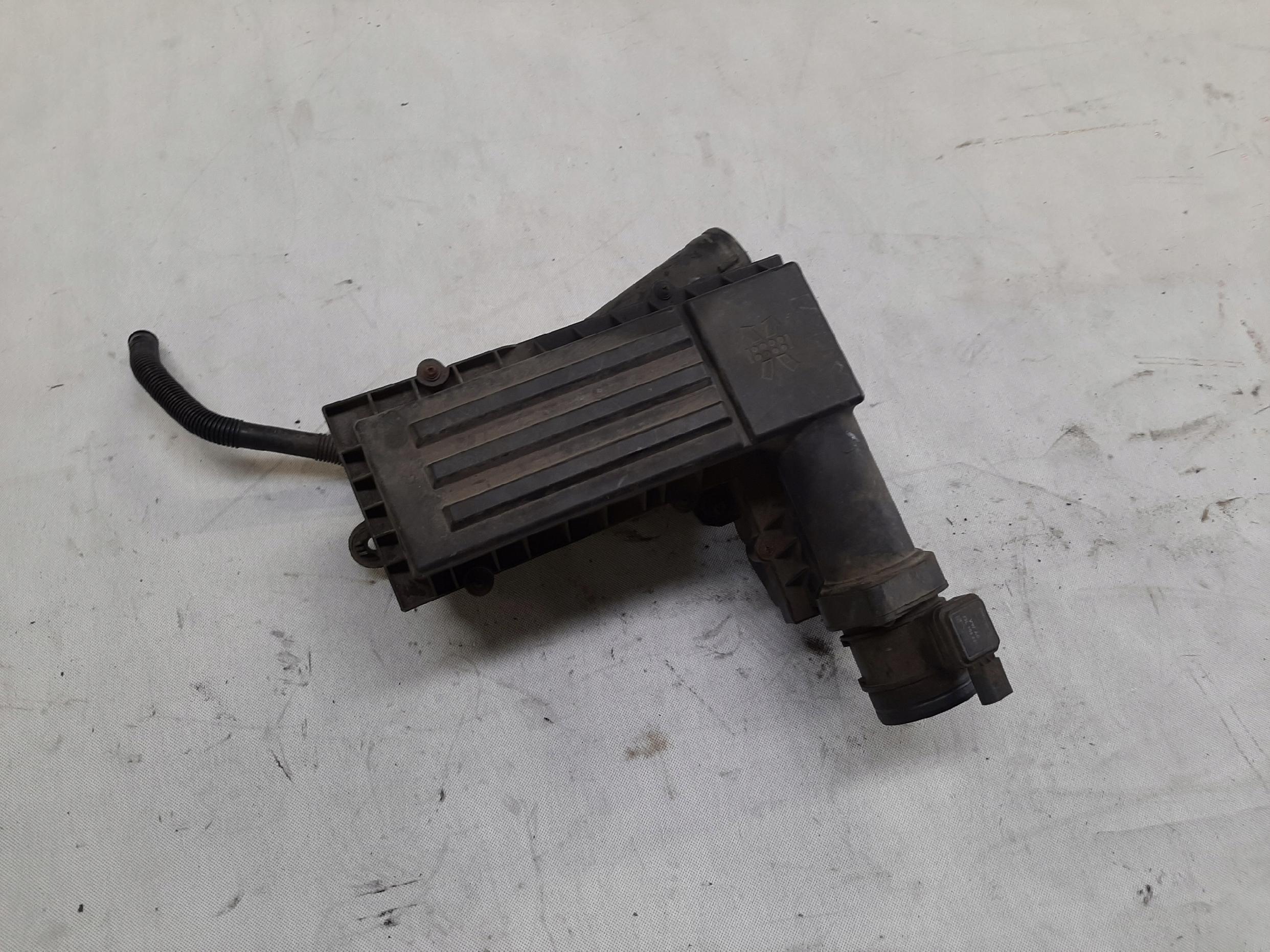 VW CADDY III OBUDOWA FILTRA POWIETRZA 3C0129601CA 03L906461