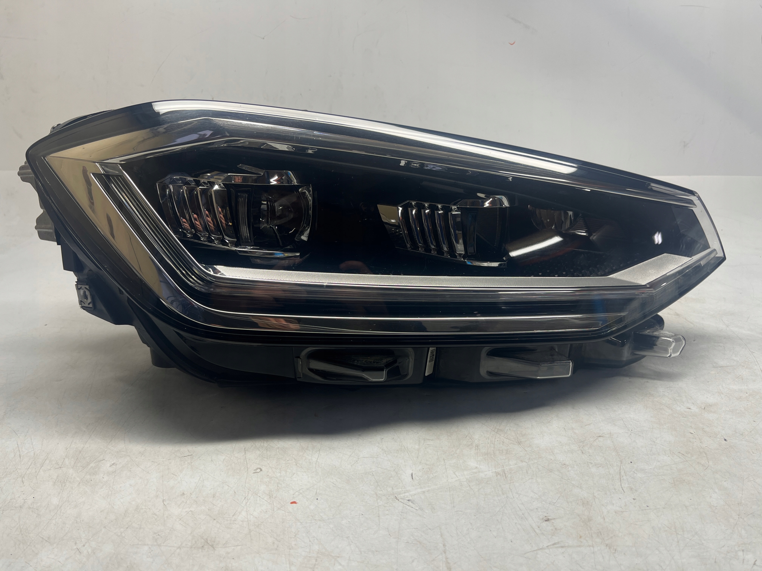 VW GOLF SPORTSVAN LIFT REFLEKTOR LED LAMPA PRZÓD PRZEDNIA PRAWA 517941082