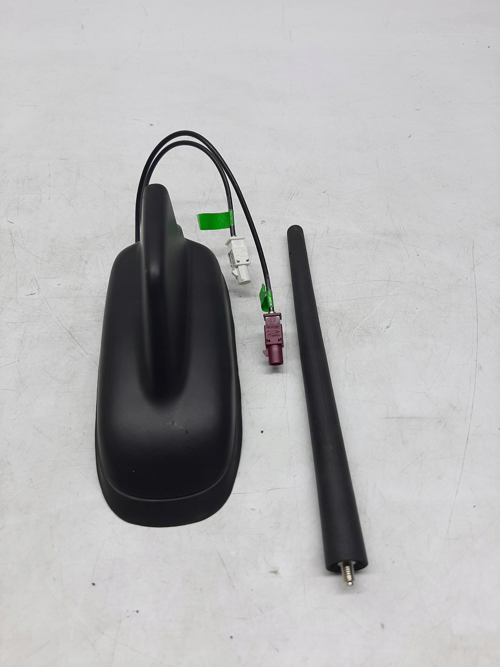 VW GOLF V ANTENA DACHOWA 2 PIN 1K0035501E