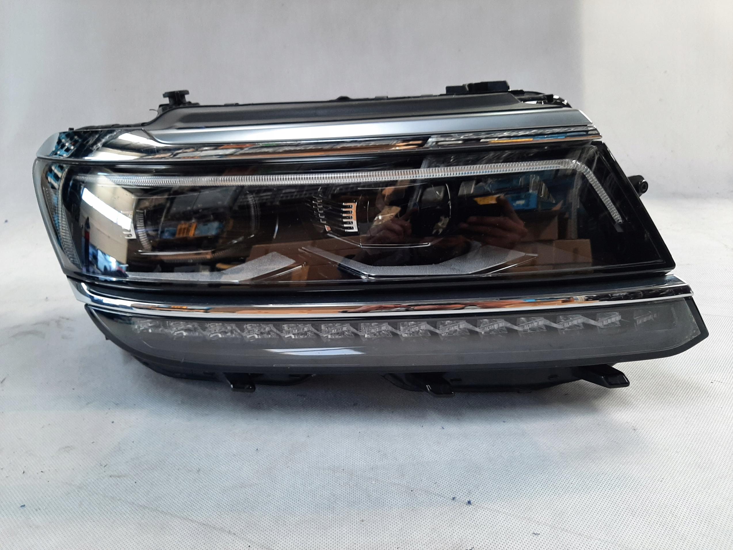 VW TIGUAN II REFLEKTOR LED LAMPA PRZÓD PRZEDNIA PRAWA 5NN941082C