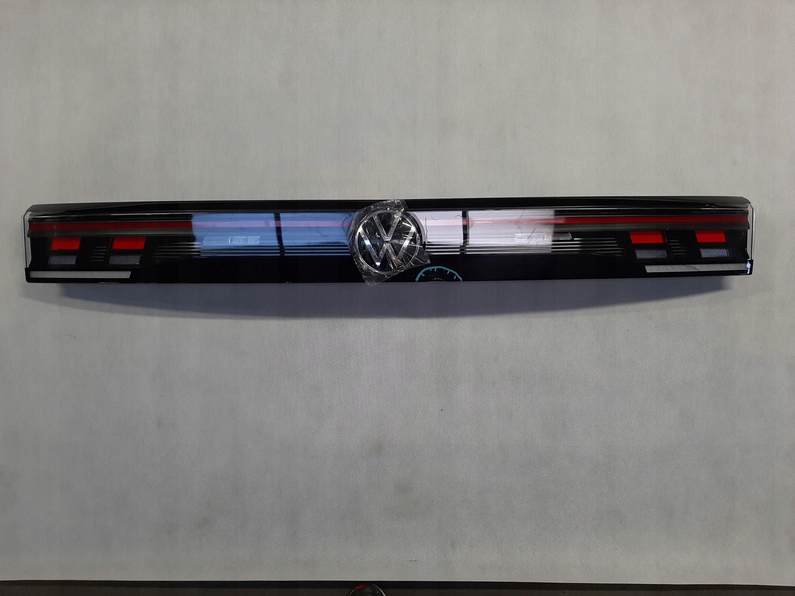 VW TIGUAN LAMPA TYŁ TYLNA BLENDA ŚRODKOWA 571945307A