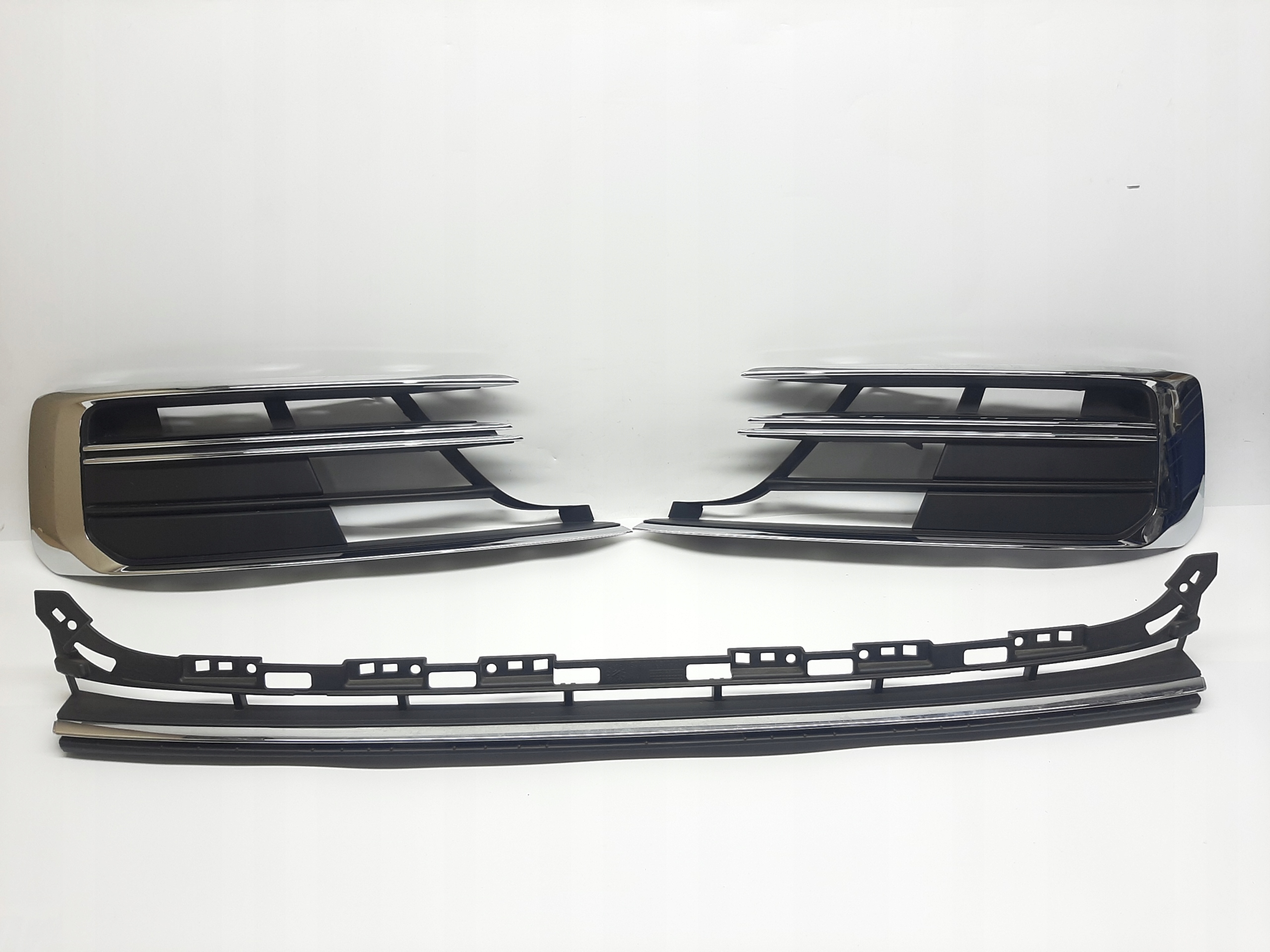 AUDI A8 D5 KRATKA ZDERZAKA LEWA PRAWA KOMPLET 4N0807697 4N0807679A 80A