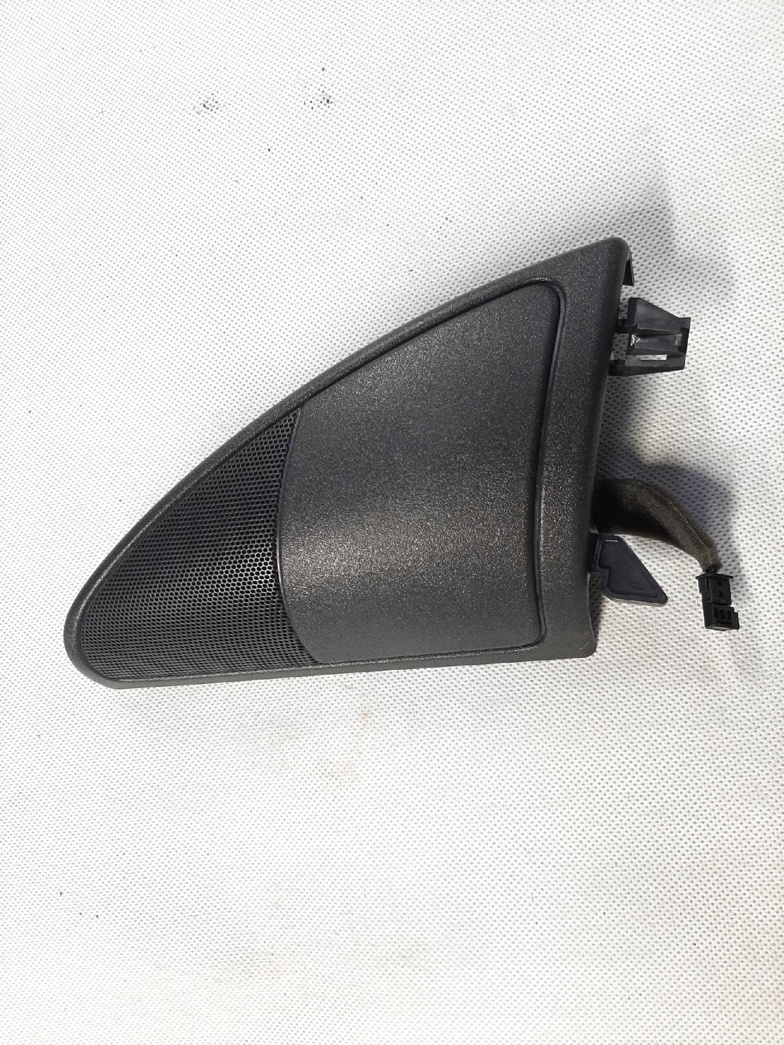 RANGE ROVER SPORT OVERFINCH OSŁONA TRÓJKĄT TWEETER DRZWI PC01006609