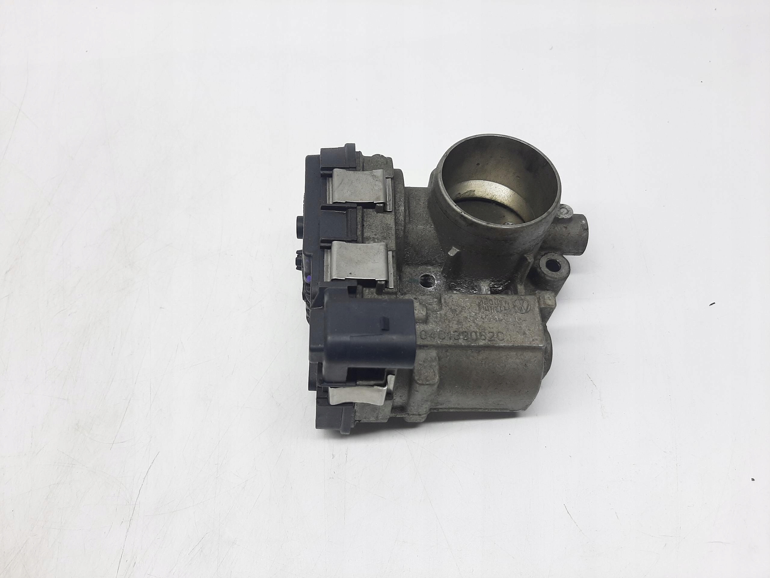 AUDI A1 8X PRZEPUSTNICA 1.0 TFSI 04C133062C
