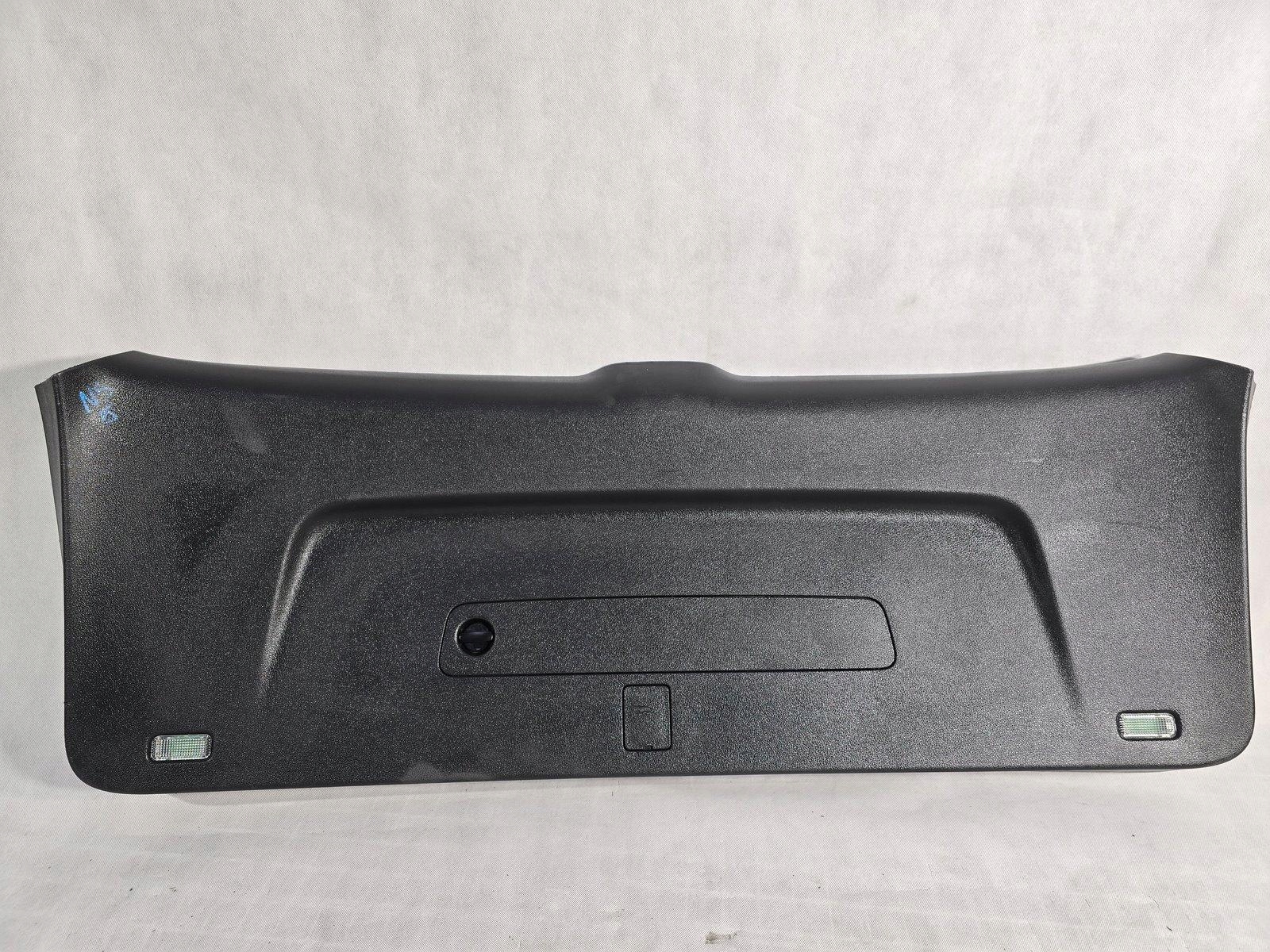 AUDI Q7 SQ7 4M OSŁONA TAPICERKA KLAPY BAGAŻNIKA 4M0867973B