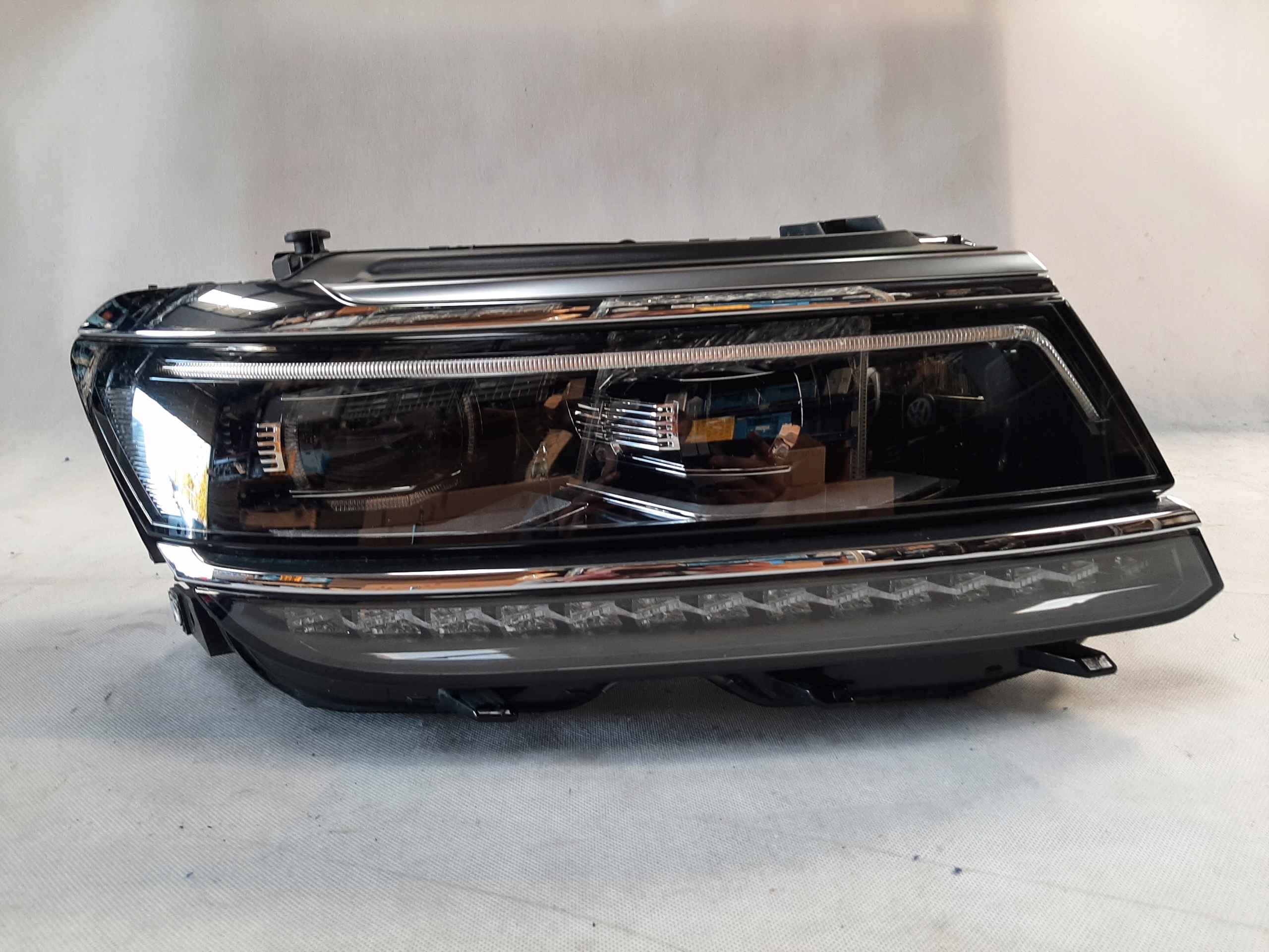 VW TIGUAN II REFLEKTOR LED LAMPA PRZÓD PRZEDNIA PRAWA 5NB941082E