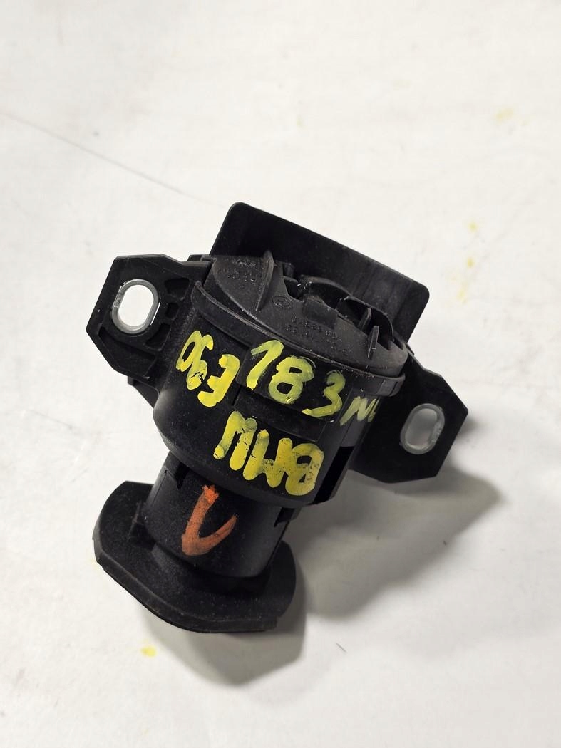 BMW E90 E91 E92 E93 WKŁADKA ZAMKA KLAPY TYŁ 7167321