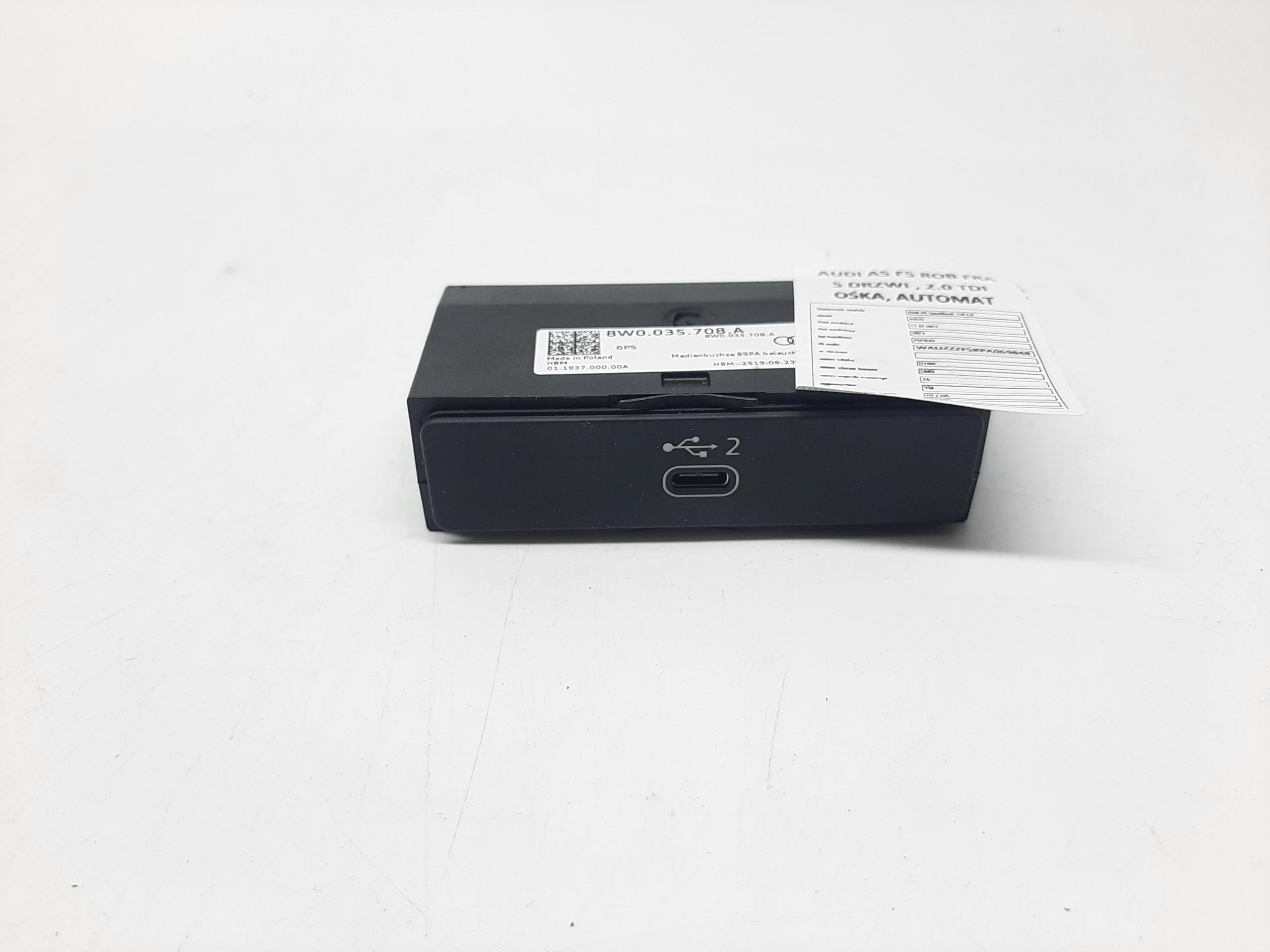 AUDI A5 SPORTBACK II LIFT 2021- GNIAZDO PORT USB 8W0035708A