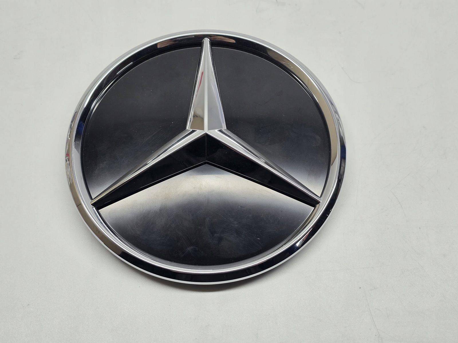 MERCEDES W206 EMBLEMAT LOGO ZNACZEK A2068884900