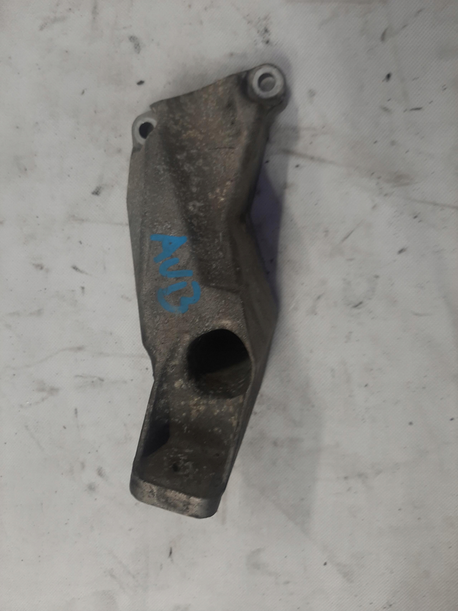 VW PASSAT B5 AUDI A4 B7 A6 C5 1.9 TDI ŁAPA MOCOWANIE SILNIKA 8D0199307P