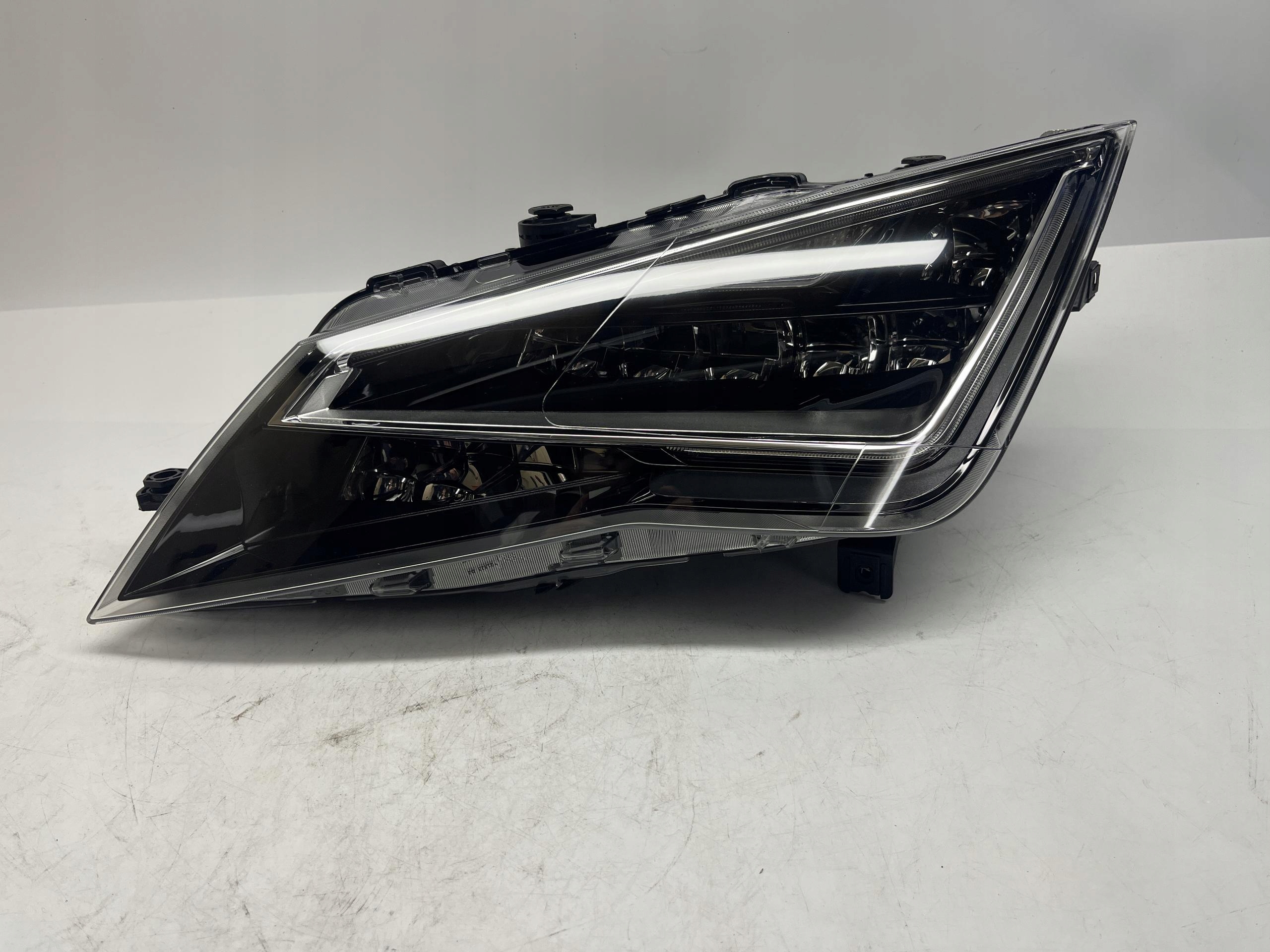 SEAT LEON REFLEKTOR LAMPA LEWA LED 5F1941007B