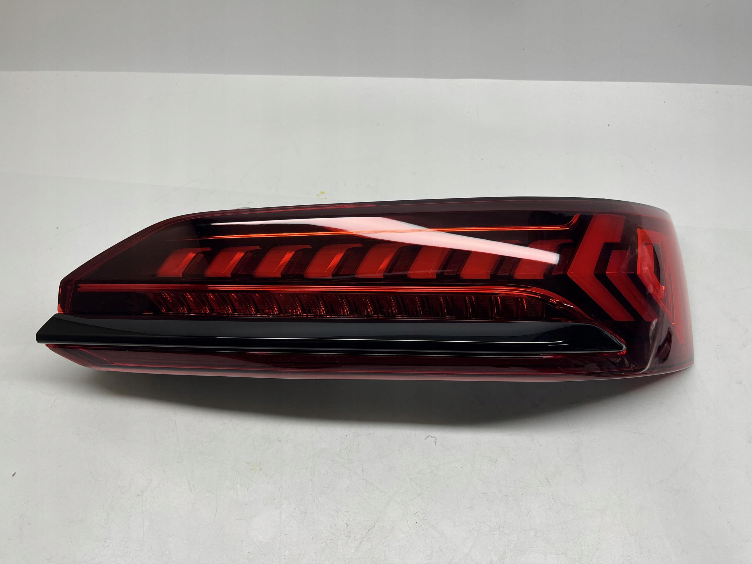 AUDI Q7 lampa tył światło prawa 4M0945094H