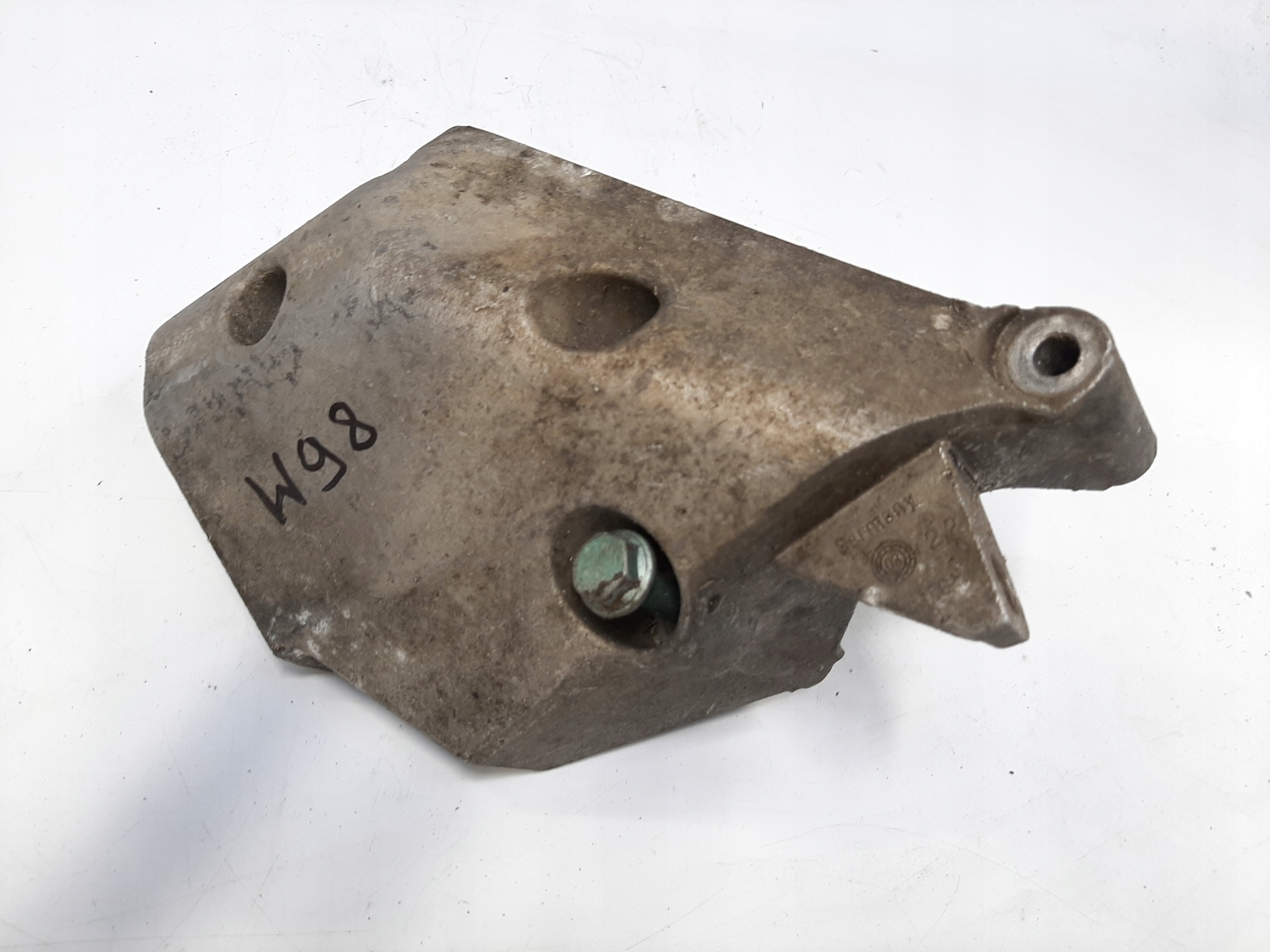 AUDI VW ŁAPA MOCOWANIE BOCZNE STELAŻ 045199207