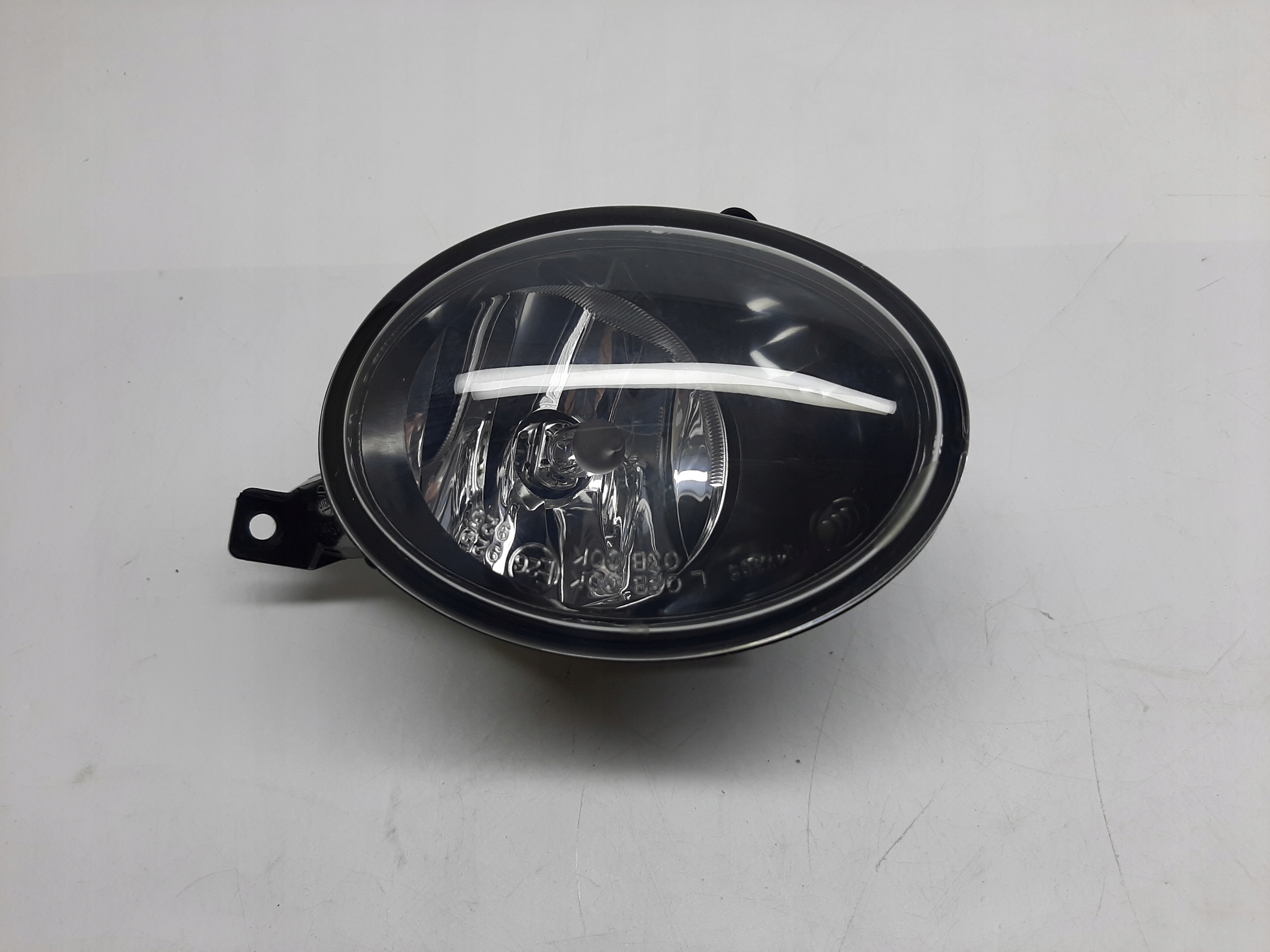 VW TOUAREG HALOGEN LAMPA PRZECIWMGIELNA 7P6941699